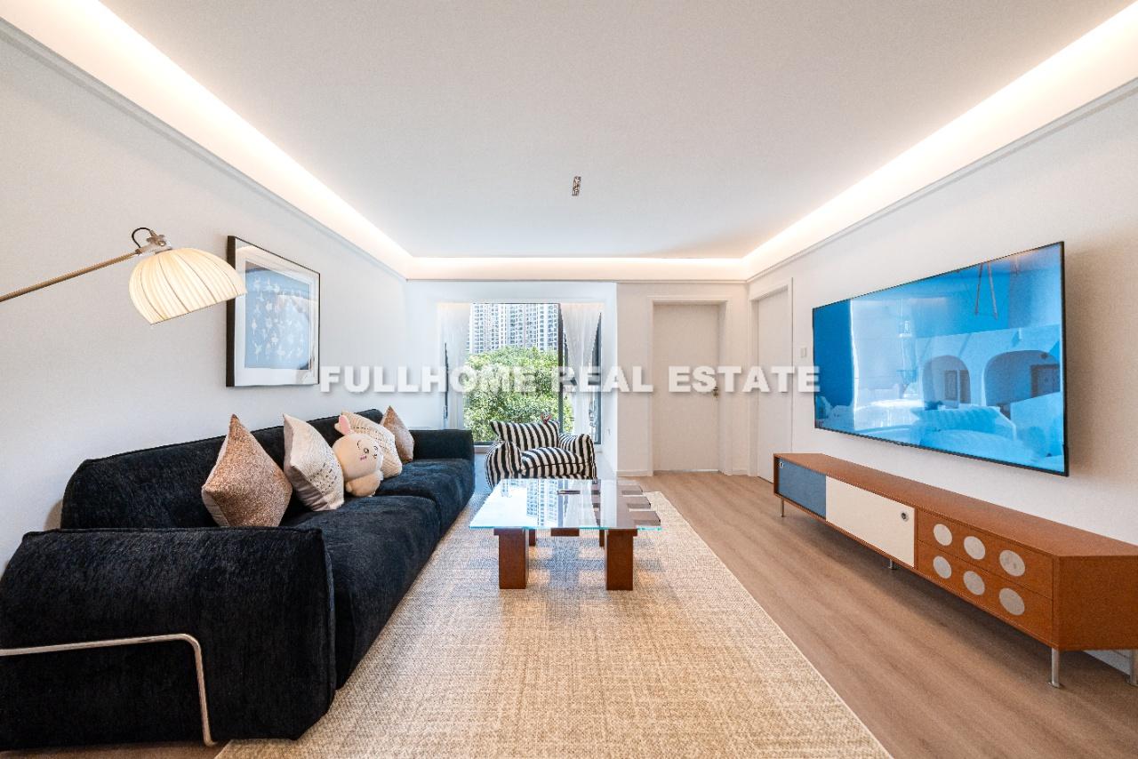 Zhong Yuan Liang Wan Cheng - 2 bedroom apartment in Shanghai, Putuo, Downtown