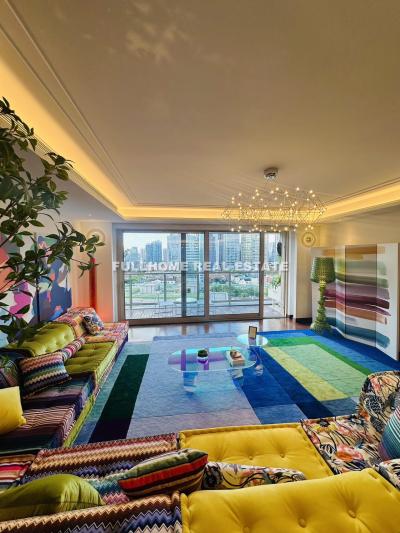 Same compound: The Paragon, 4 bedrooms in Shanghai