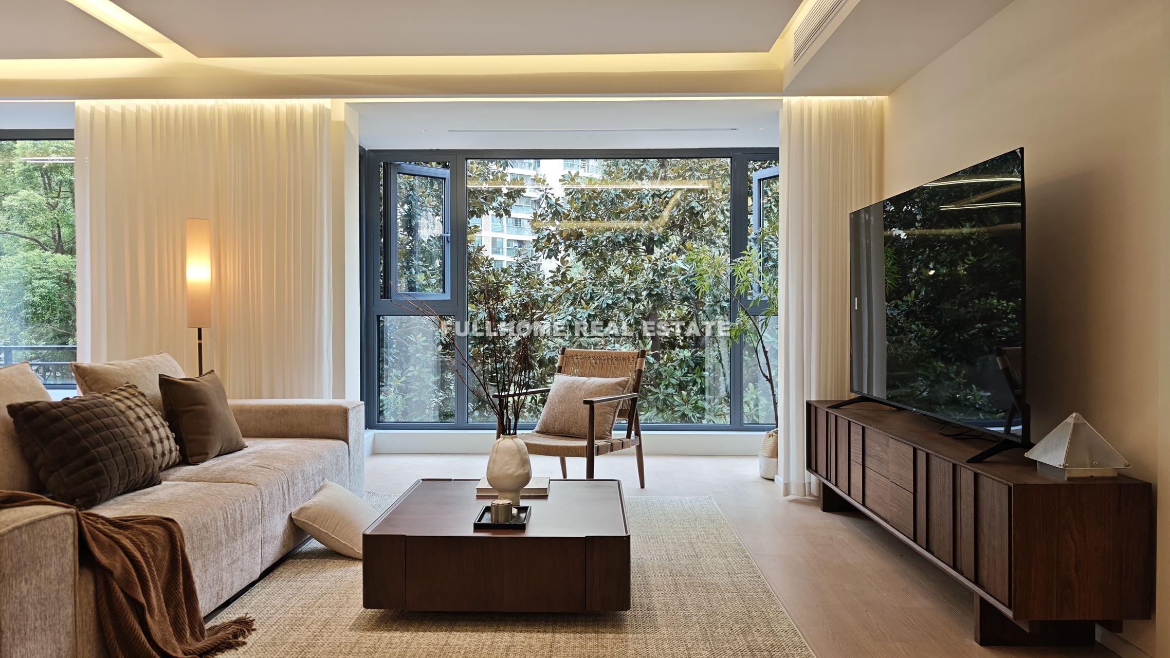 Zhong Yuan Liang Wan Cheng - 2 bedroom apartment in Shanghai, Putuo, Downtown