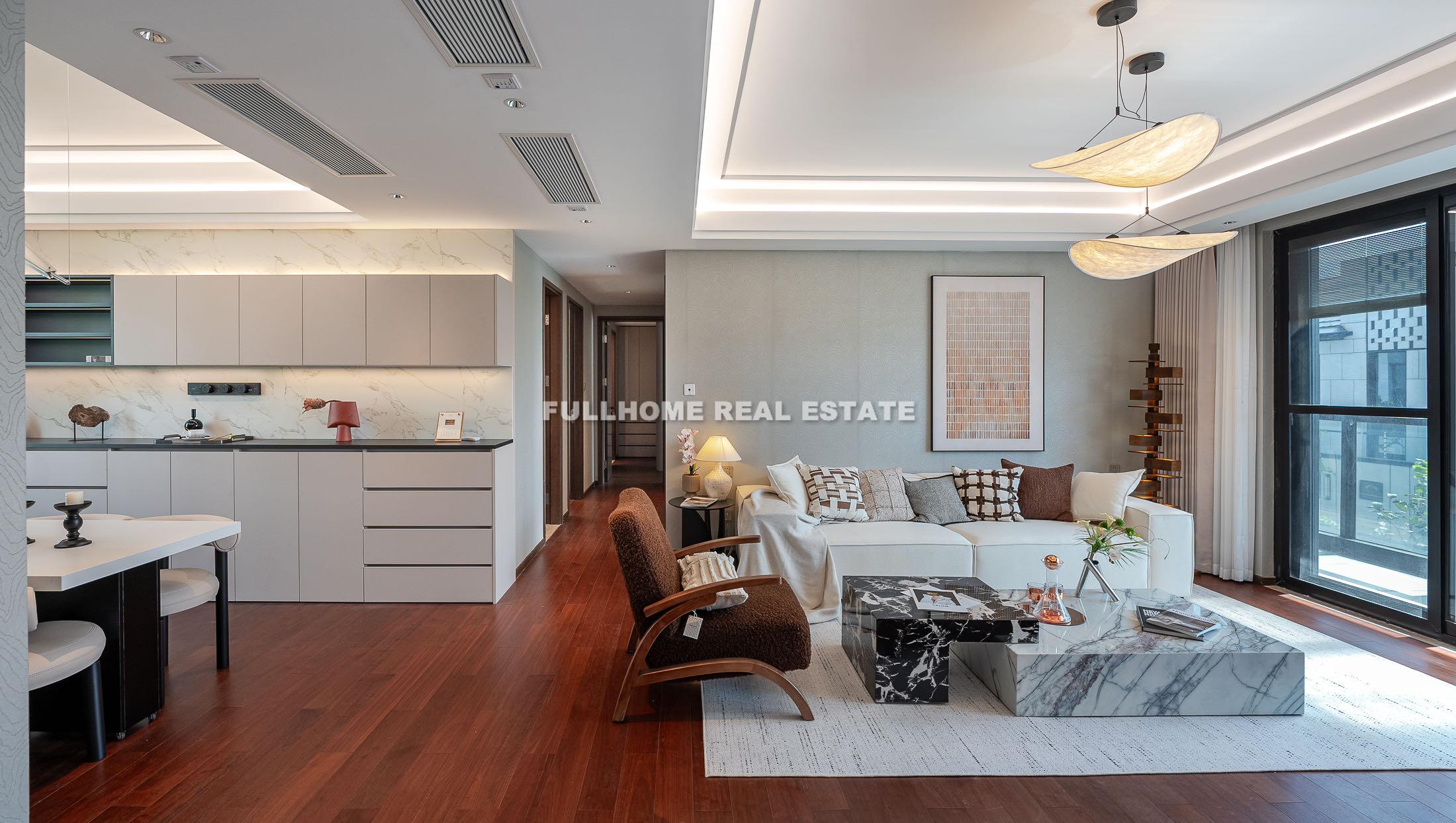 Similar property: Pan Long Tian Di, 4 bedrooms, 255 sqm in Shanghai