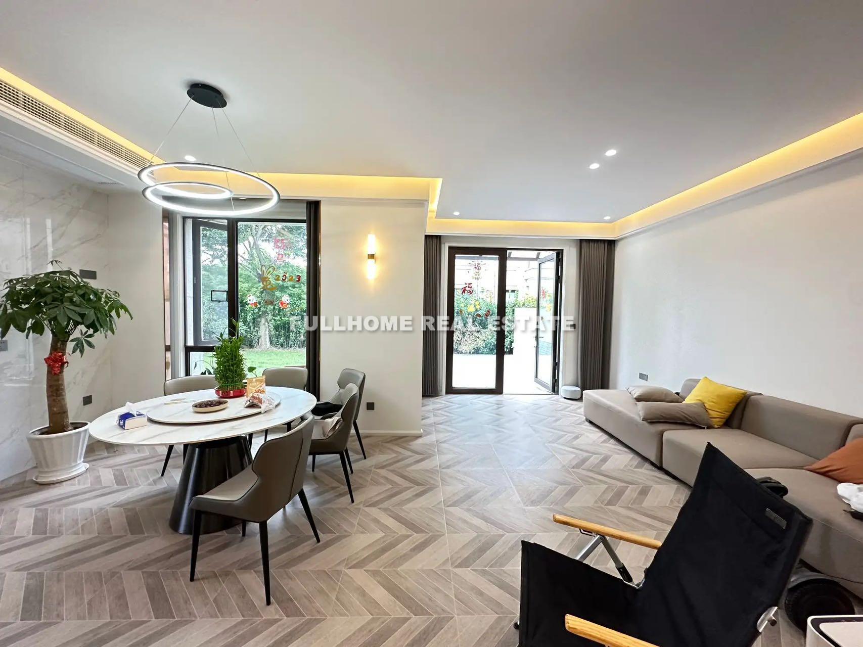 Similar property: GLORIOUS CLASSIC, 3 bedrooms, 229 sqm in Shanghai