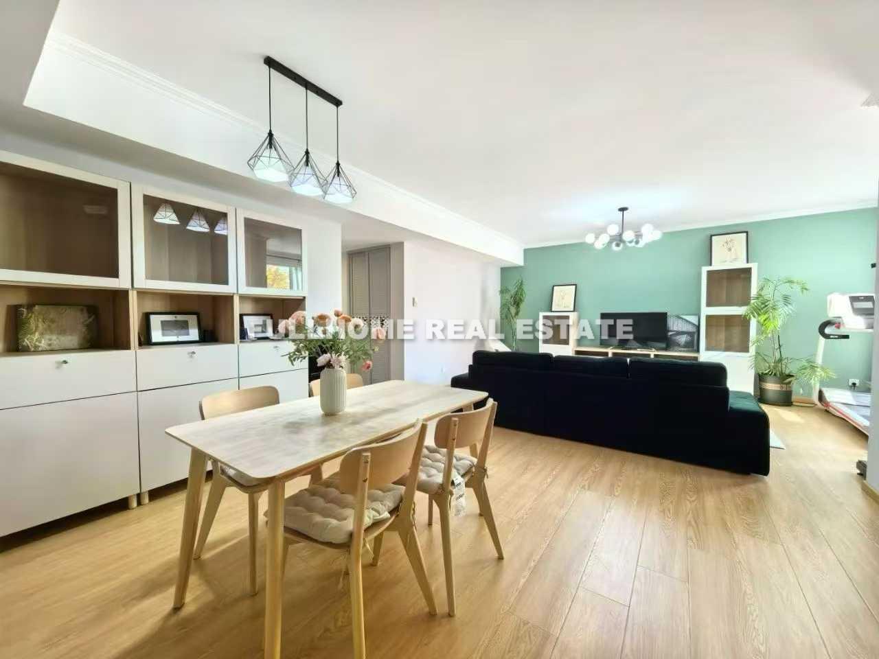 Similar property: Landmark Palace, 2 bedrooms, 136 sqm in Beijing