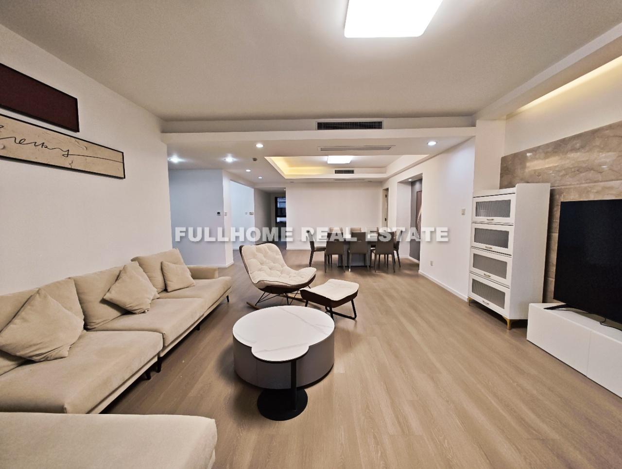 Same compound: Green Court, 4 bedrooms in Shanghai