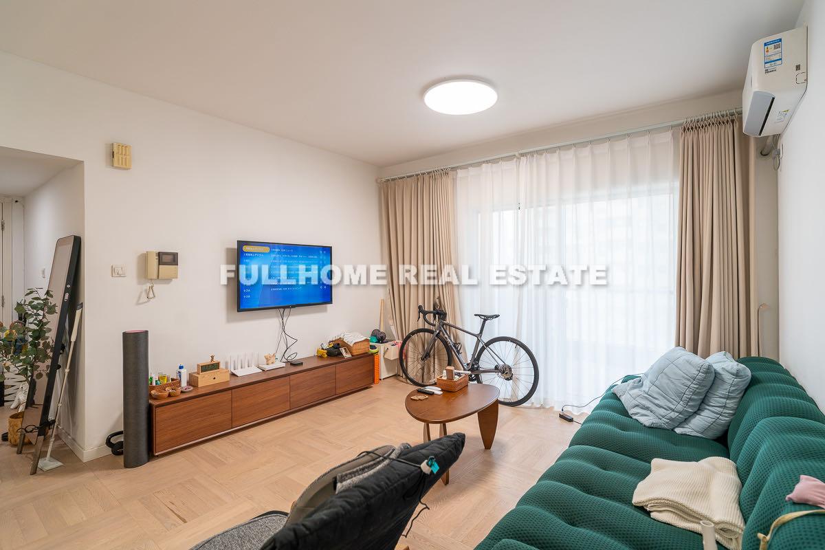 Similar property: Ambassy Court, 3 bedrooms, 150 sqm in Shanghai