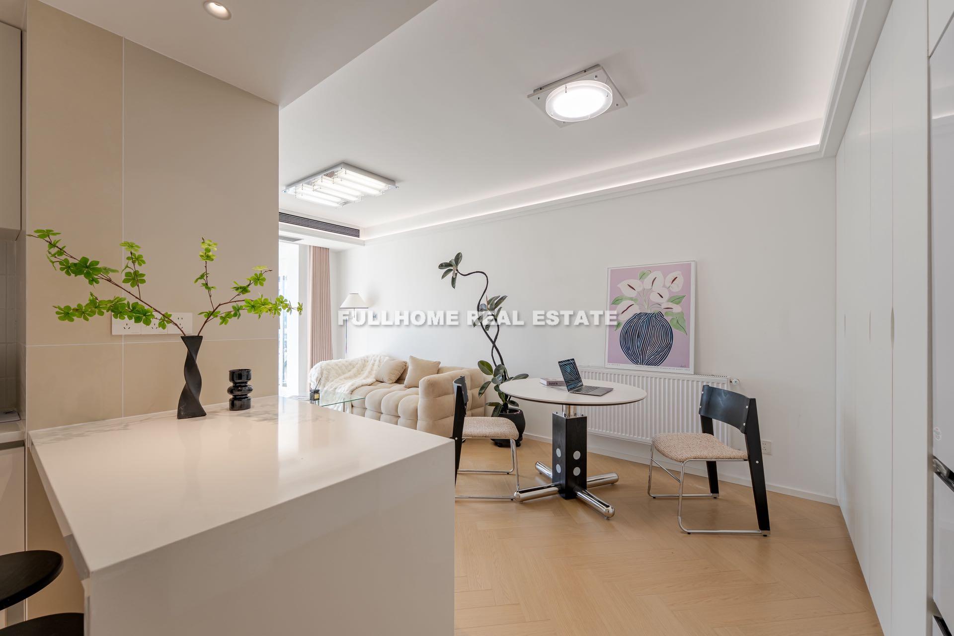 Zhong Yuan Liang Wan Cheng - 1 bedroom apartment in Shanghai, Putuo, Downtown