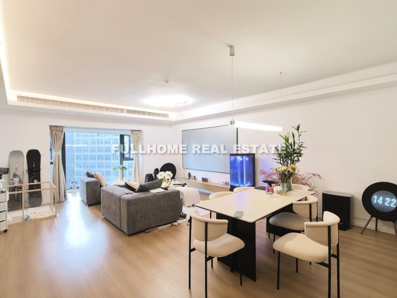 Same compound: Bu Ye Cheng, 3 bedrooms in Shanghai