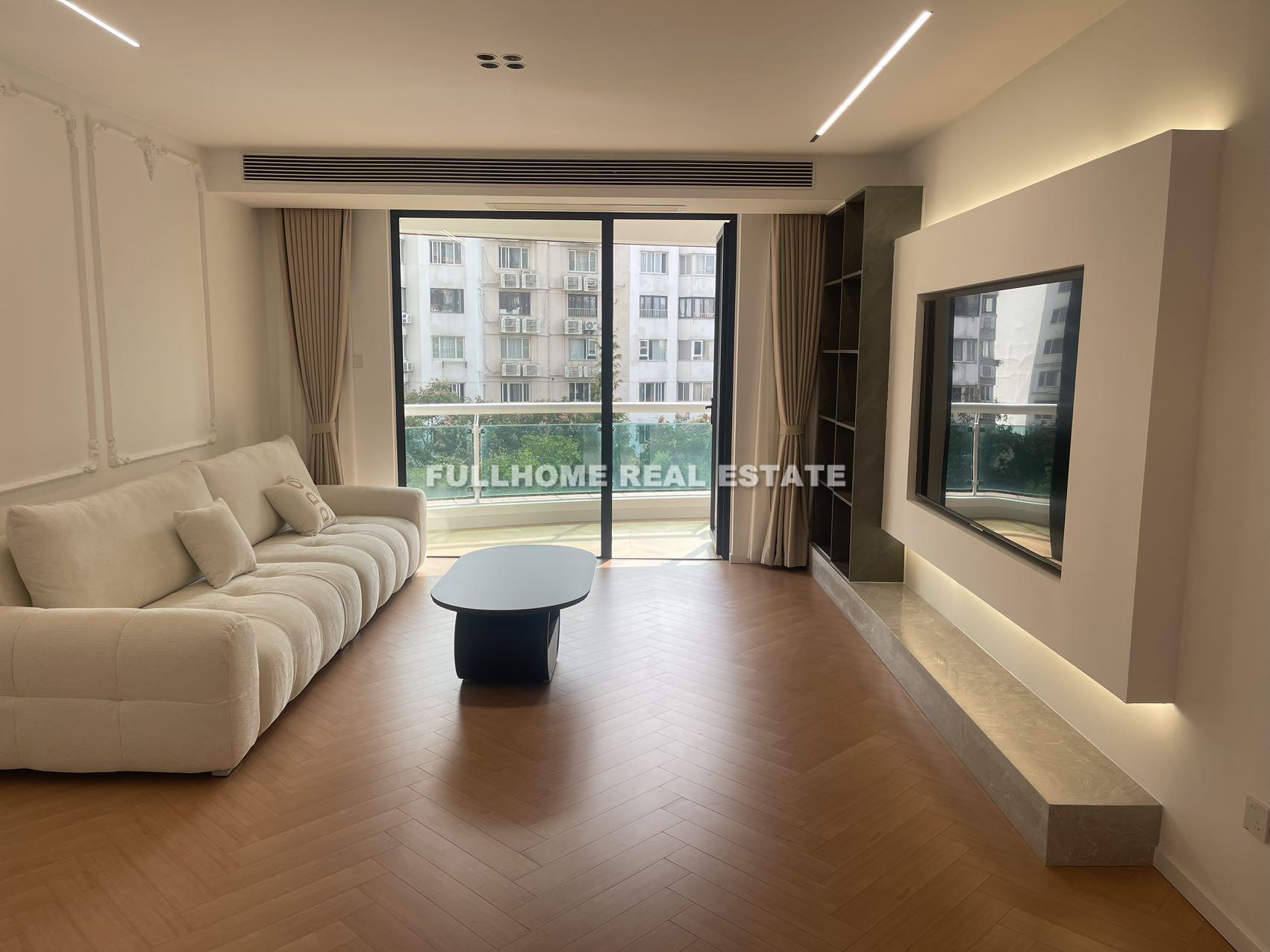 Similar property: Li Zhi Apartment, 3 bedrooms, 145 sqm in Shanghai