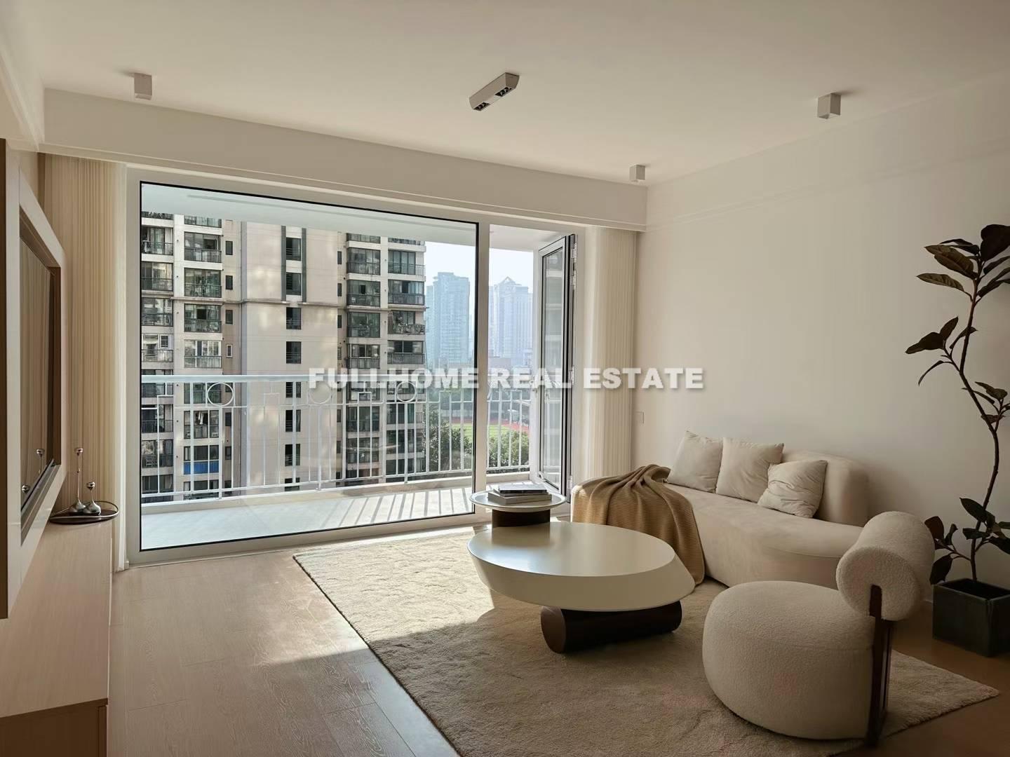 Zhong Yuan Liang Wan Cheng - 2 bedroom apartment in Shanghai, Putuo, Downtown