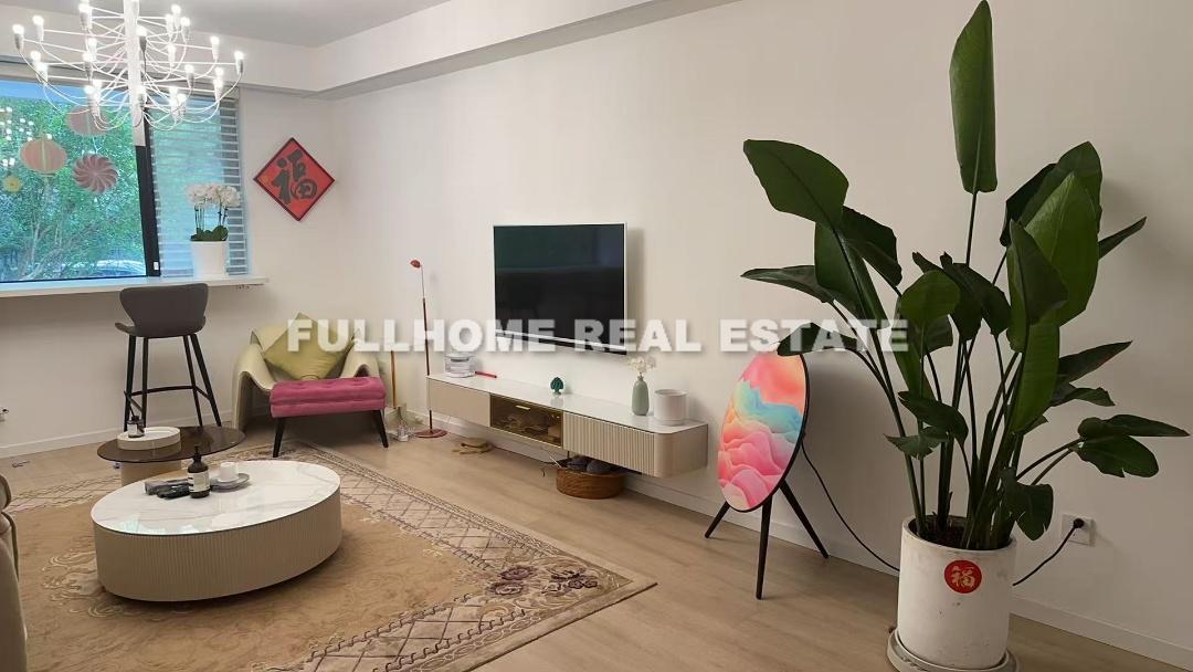 Same compound: Clove Apartment, 2 bedrooms in Shanghai