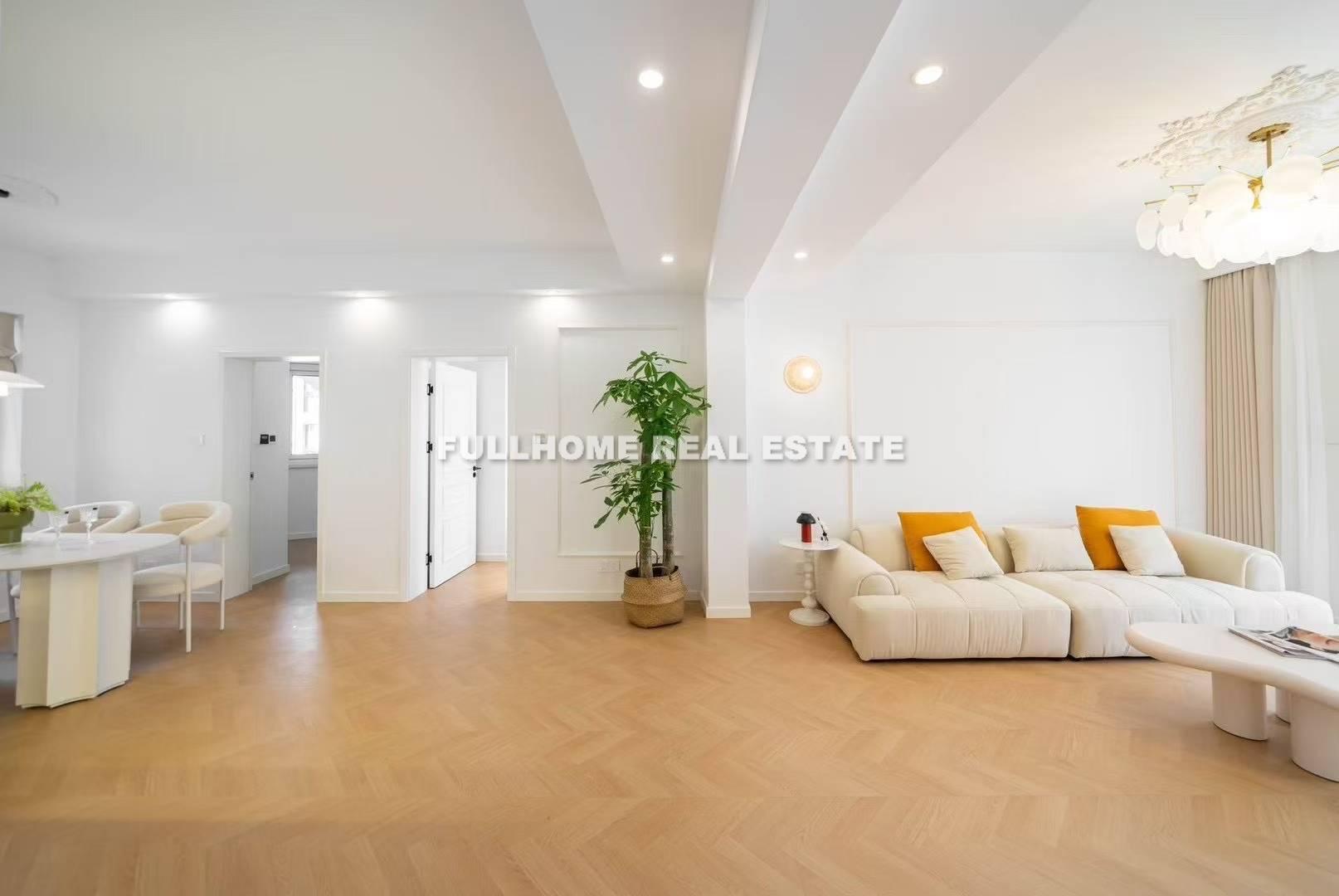 Lane 100-600 Yanpin Road Old House - 2 bedroom apartment in Shanghai, Jing An, Downtown