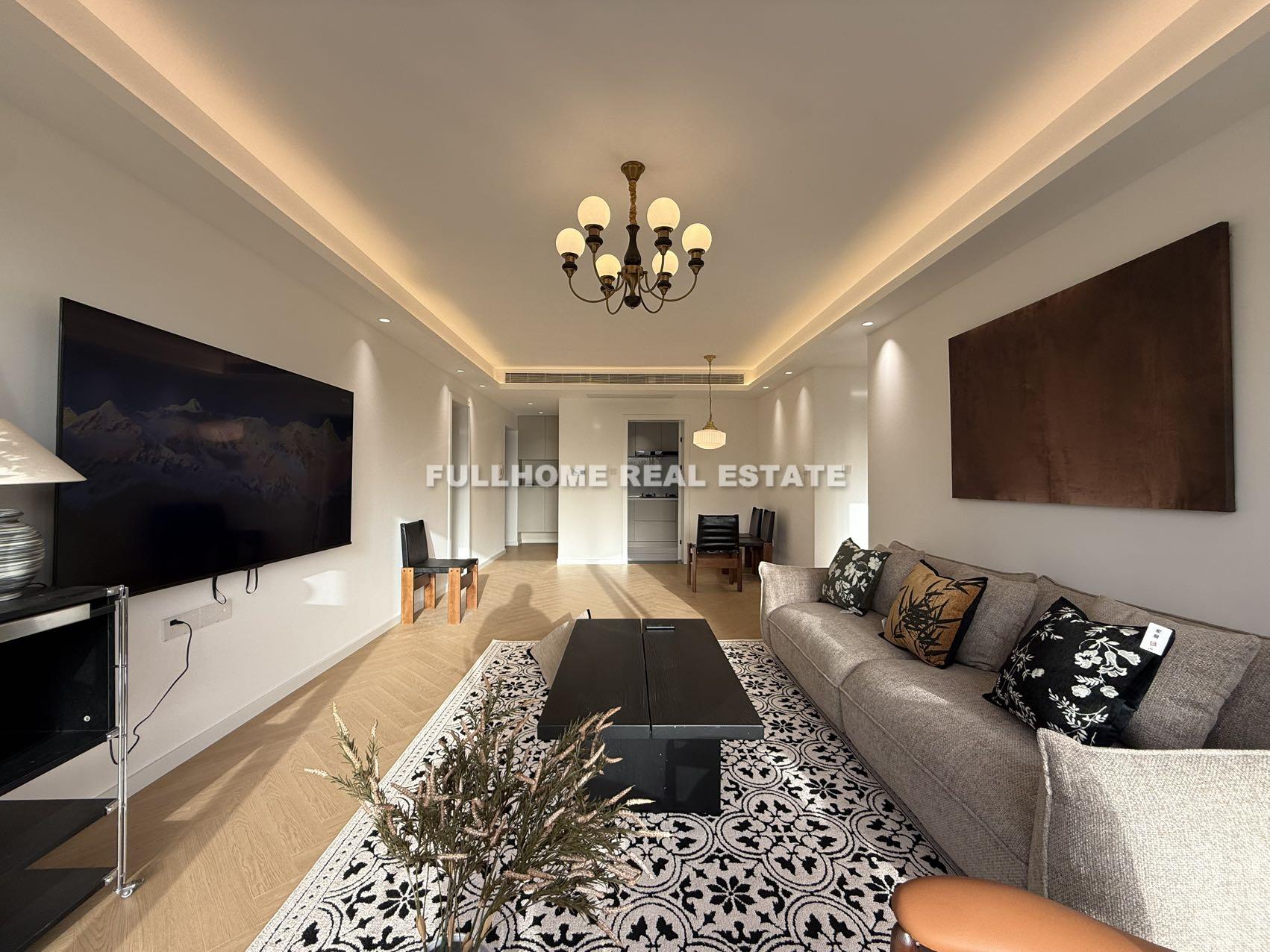 Similar property: Shanghai Grand Plaza, 2 bedrooms, 112 sqm in Shanghai
