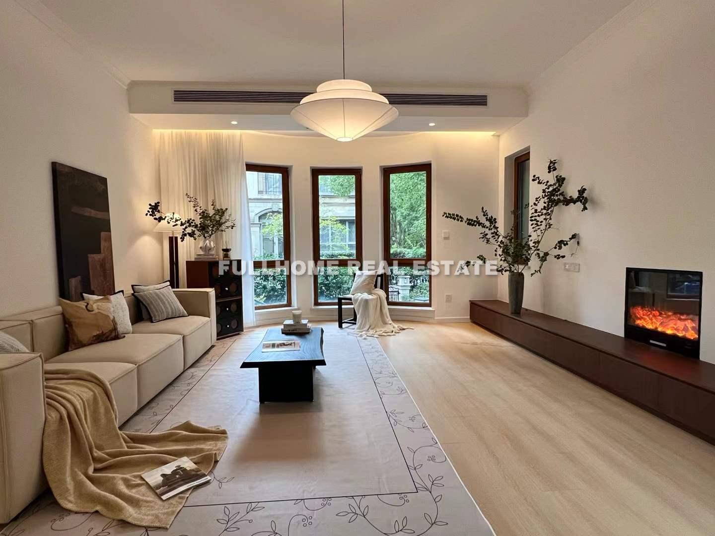 Similar property: Western Suburban Villa, 6 bedrooms, 460 sqm in Shanghai