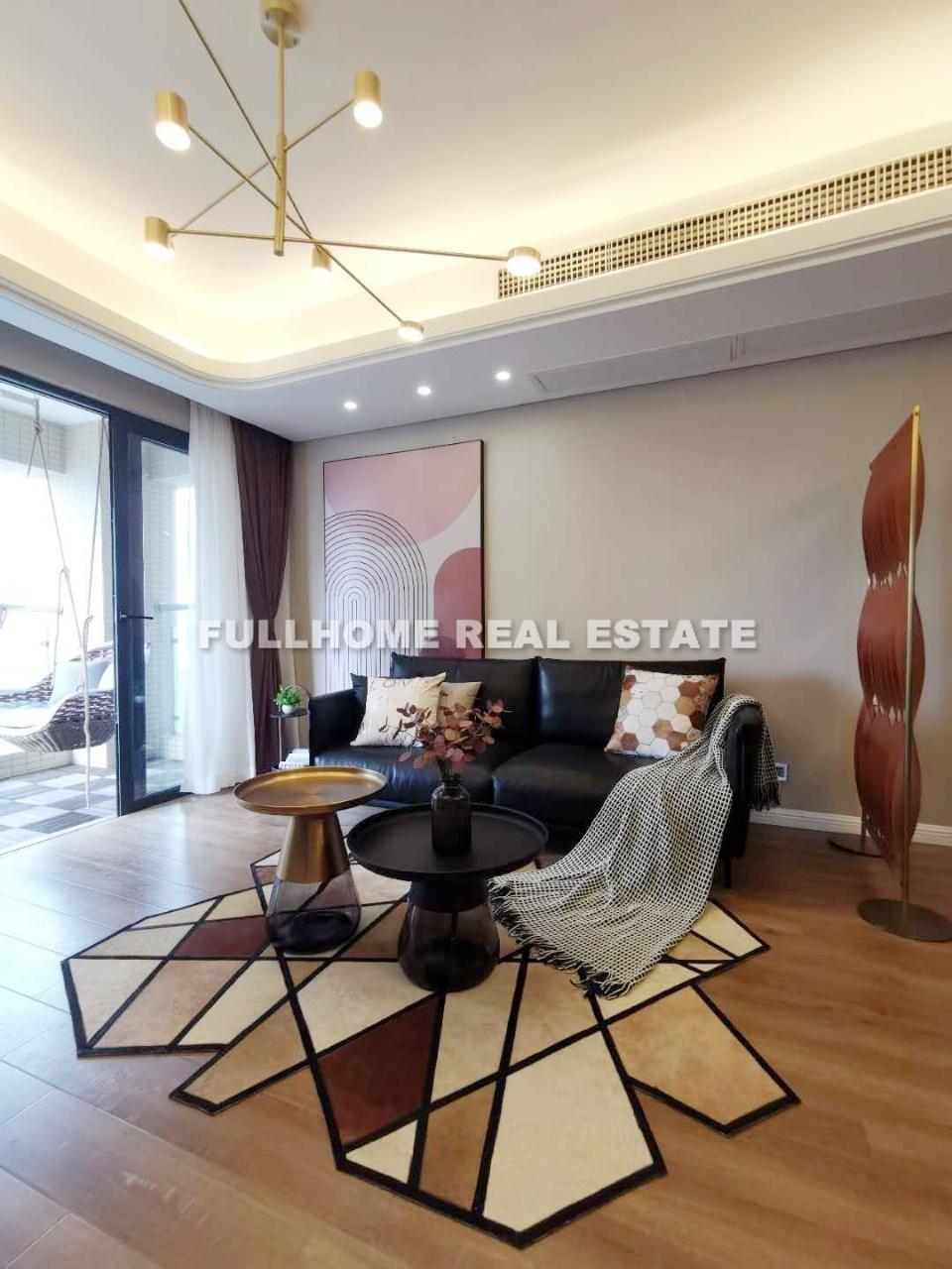 Same compound: The East, 3 bedrooms in Guangzhou