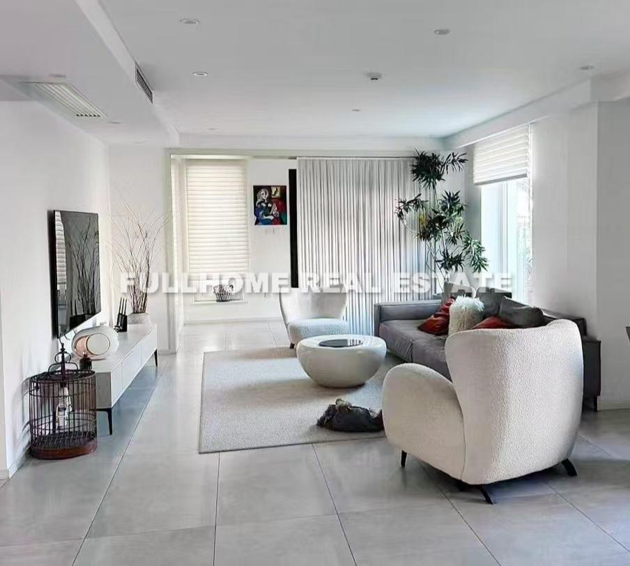 Similar property: Capital Paradise, 5 bedrooms, 400 sqm in Beijing