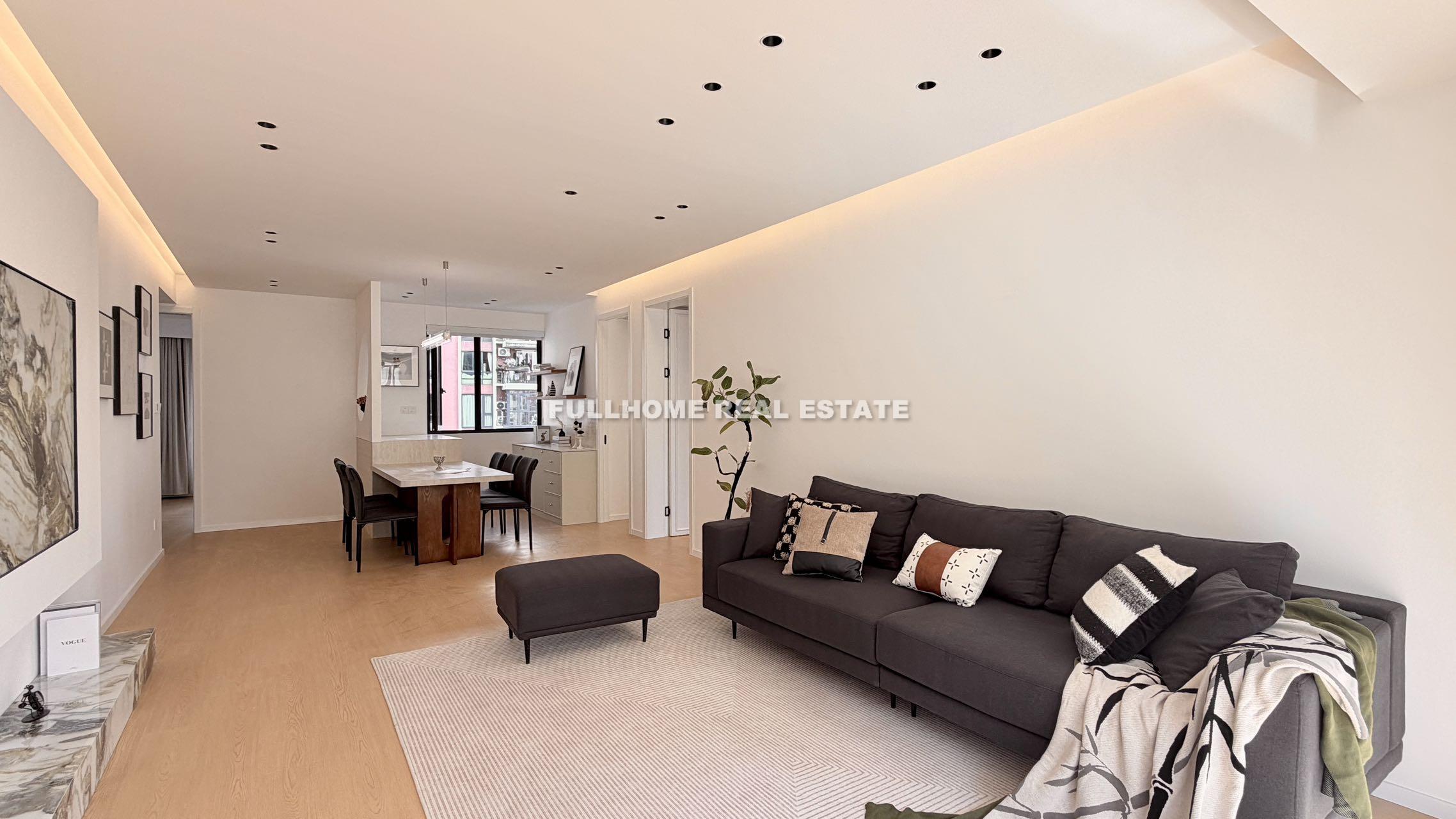 Same compound: Waterfront Court, 3 bedrooms in Shanghai
