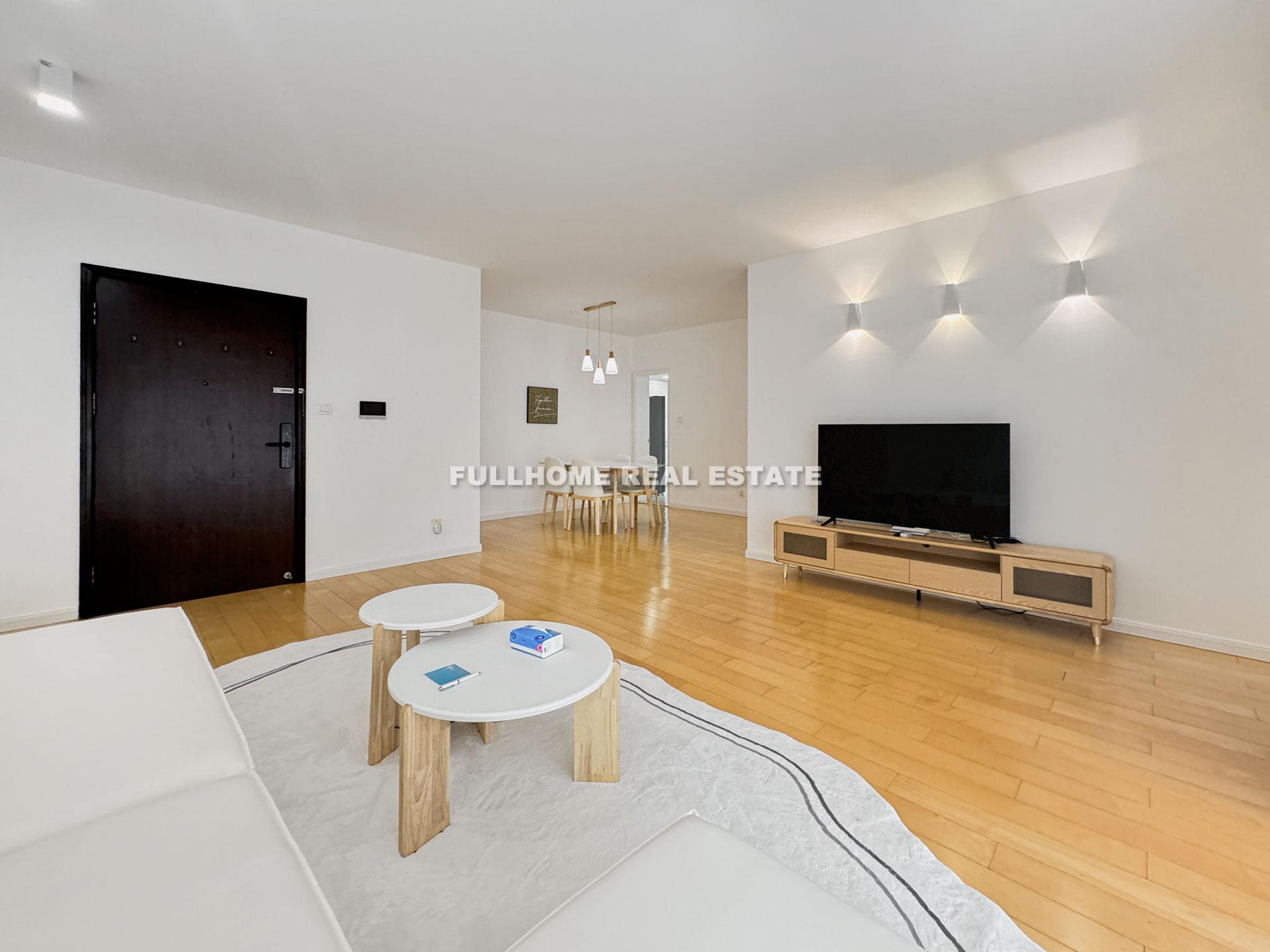 Same compound: Oasis Riviera, 3 bedrooms in Shanghai