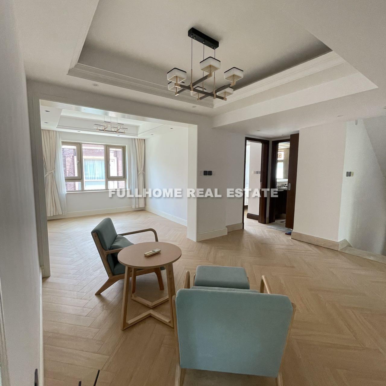 Same compound: Seasons Villa, 5 bedrooms in Shanghai