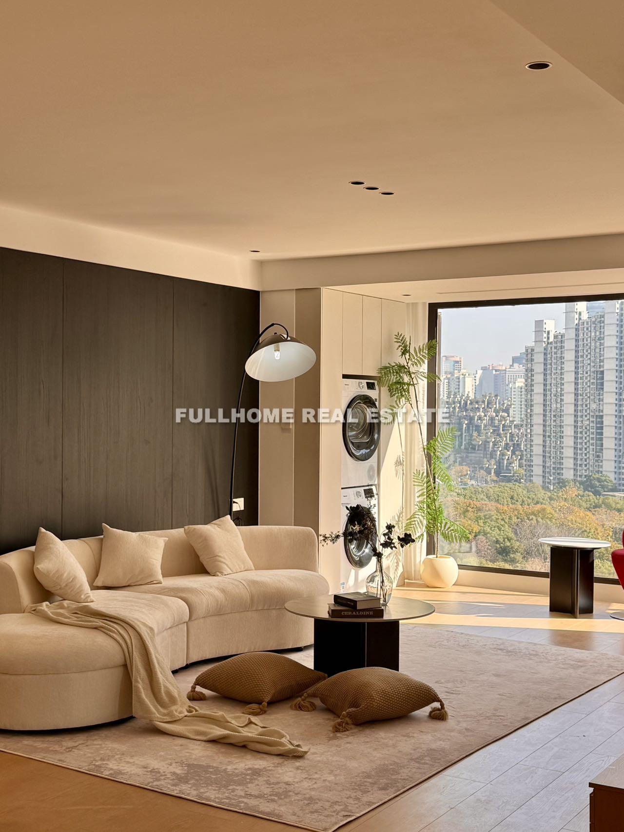 Zhong Yuan Liang Wan Cheng - 3 bedroom apartment in Shanghai, Putuo, Downtown