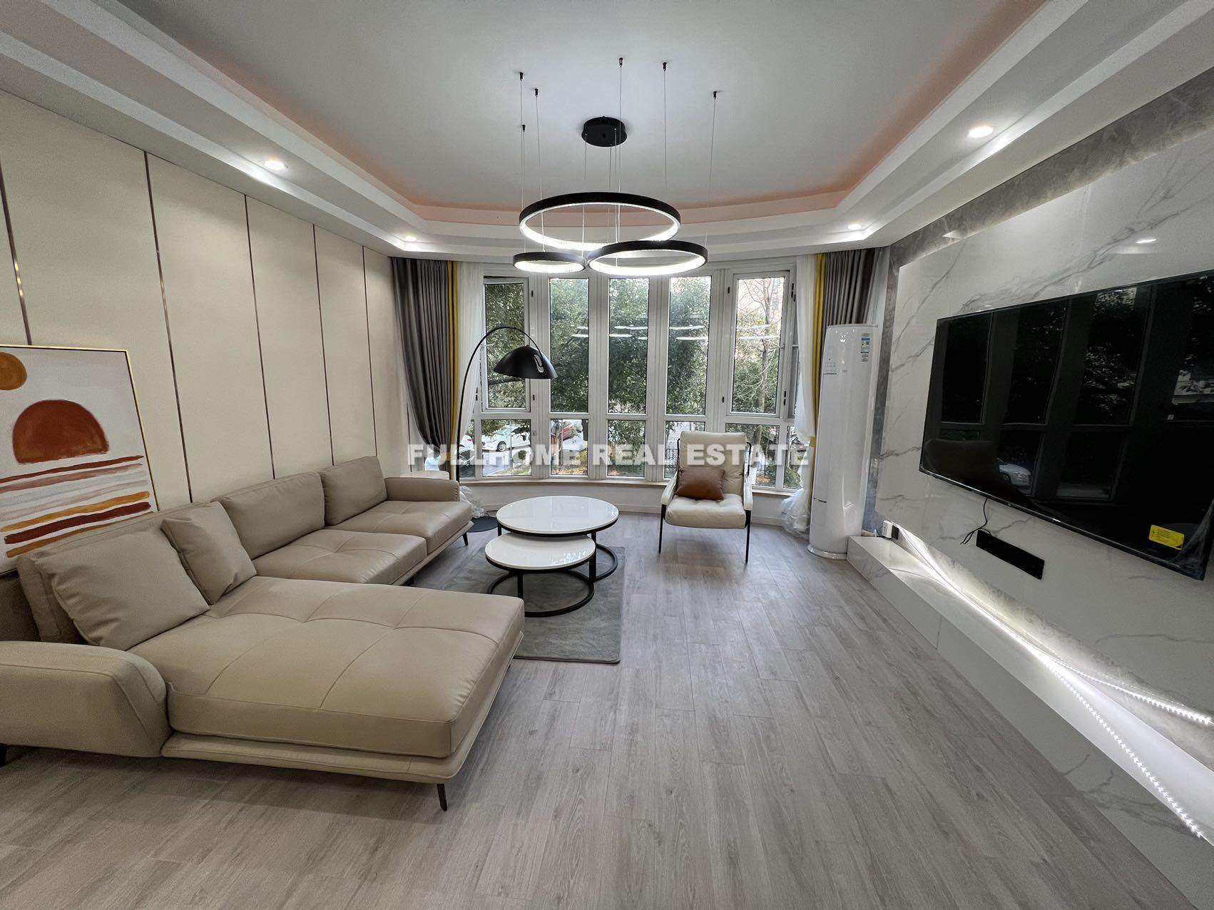 Similar property: Hongqiao City Garden, 3 bedrooms, 158 sqm in Shanghai