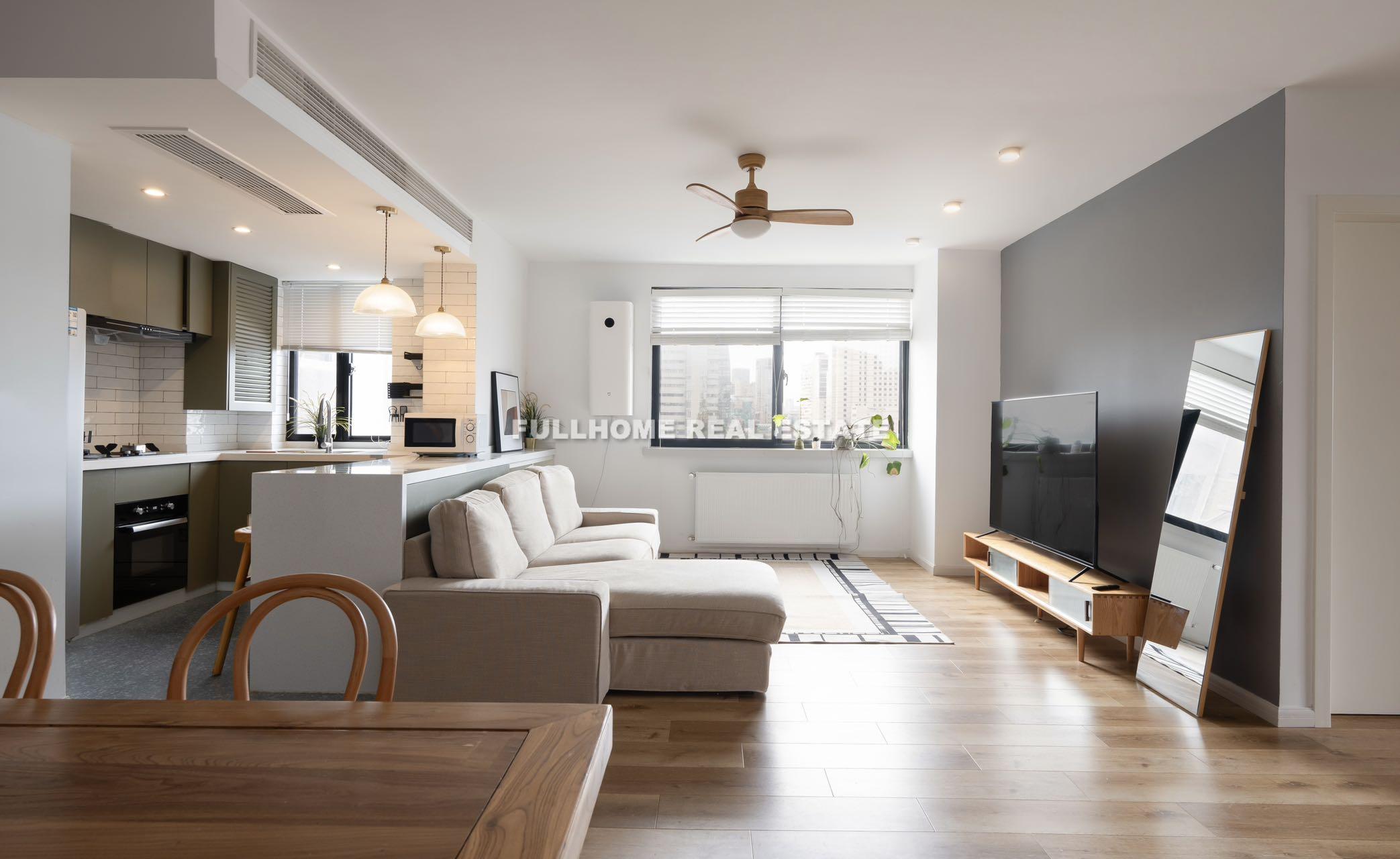 Similar property: Yan Dang Building, 2 bedrooms, 120 sqm in Shanghai