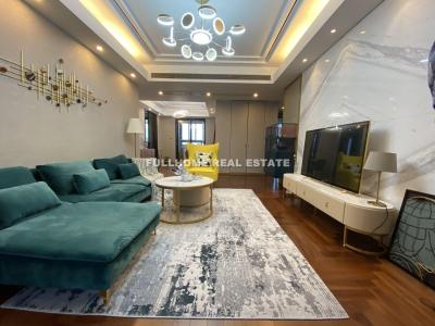Same compound: Rainbow New City, 3 bedrooms in Shanghai