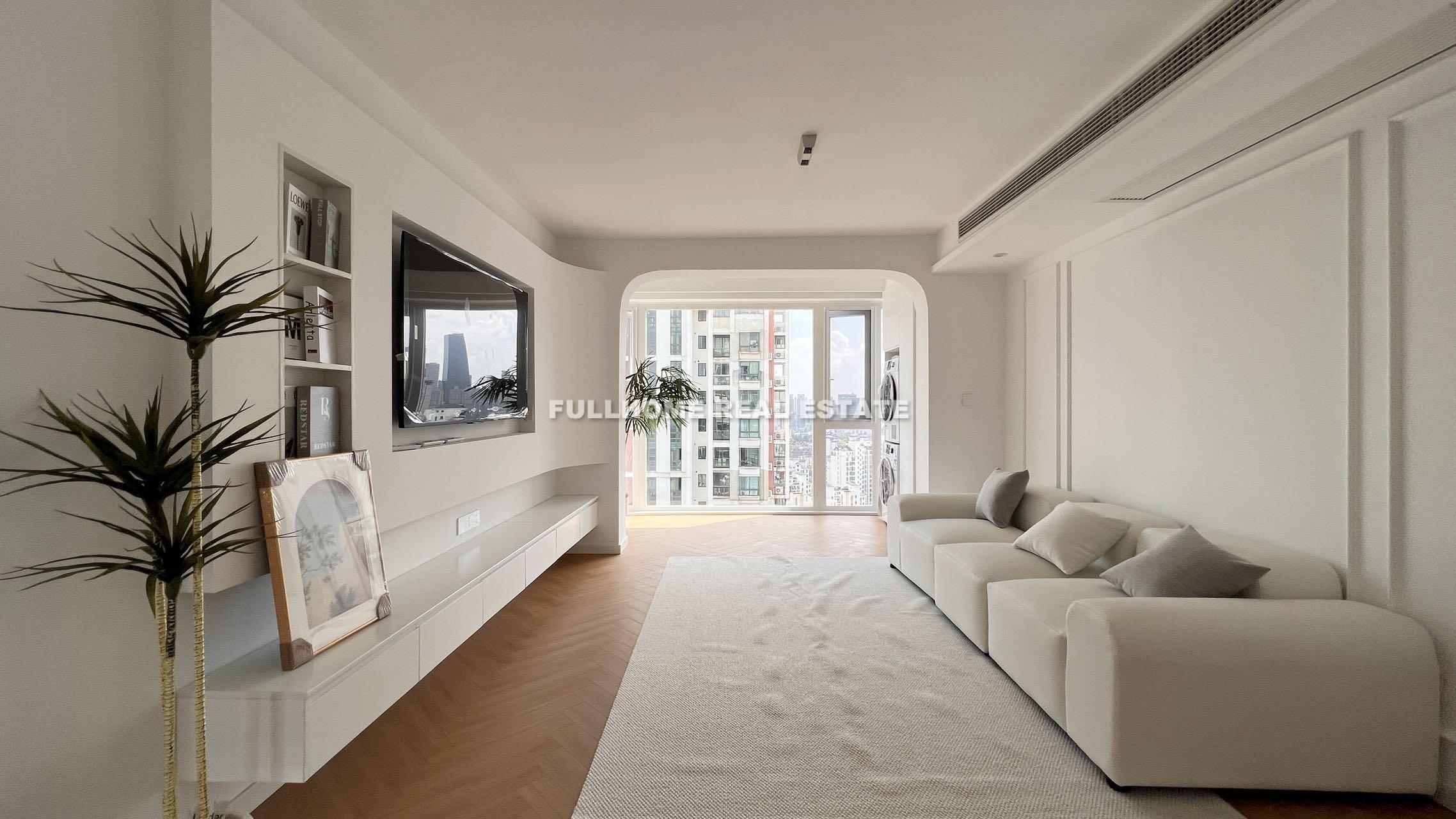 Same compound: Shi Ji Tong Le, 3 bedrooms in Shanghai