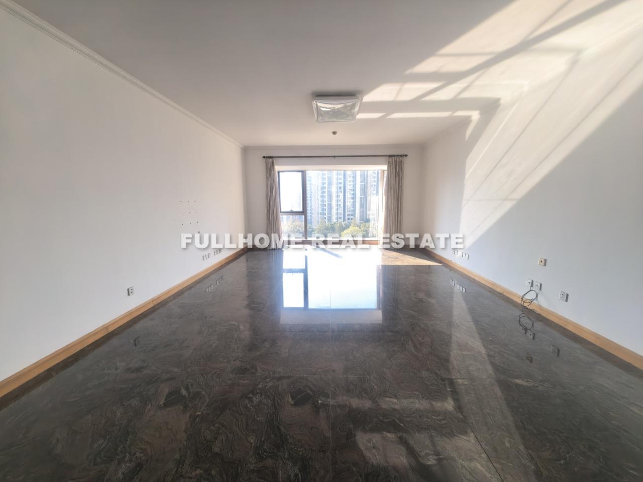 Similar property: Shimao Riviera Garden, 3 bedrooms, 237 sqm in Shanghai