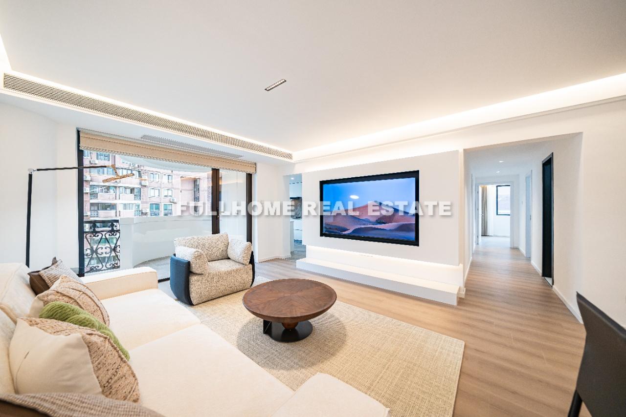 Similar property: Chester Court at Gubei, 3 bedrooms, 146 sqm in Shanghai