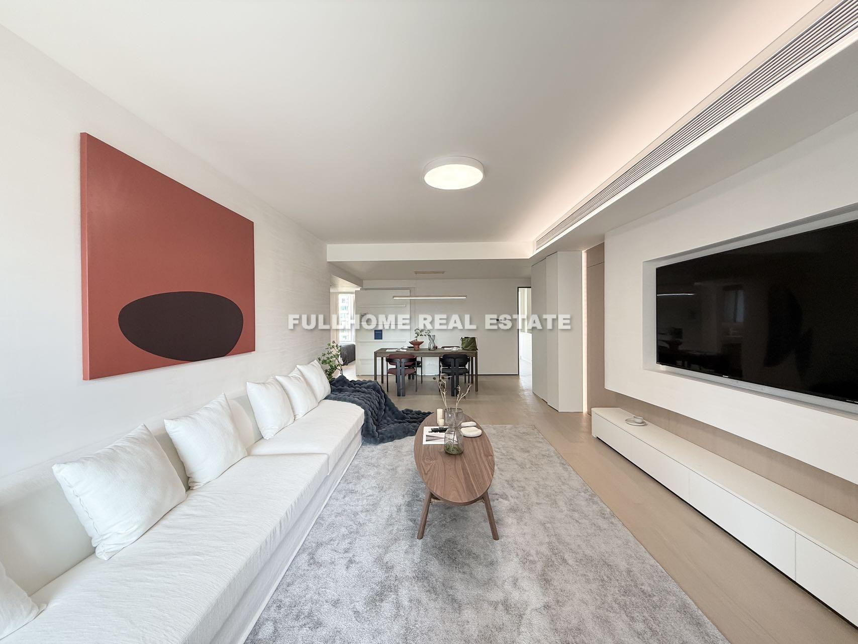 Same compound: Novel Century, 3 bedrooms in Shanghai