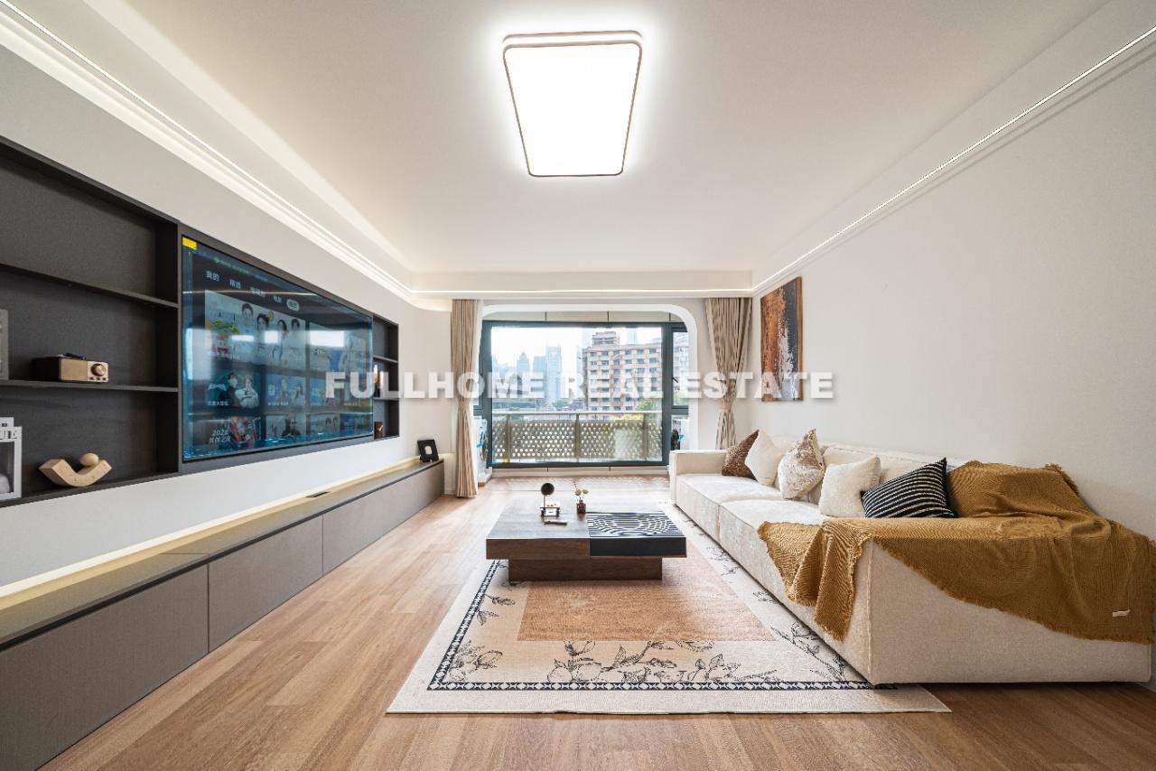 Zhong Yuan Liang Wan Cheng - 3 bedroom apartment in Shanghai, Putuo, Downtown
