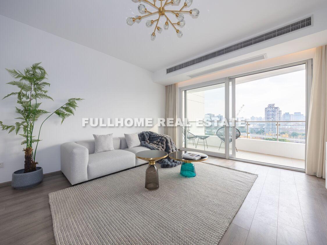 Top Of City - 3 bedroom apartment in Shanghai, People Square, Downtown