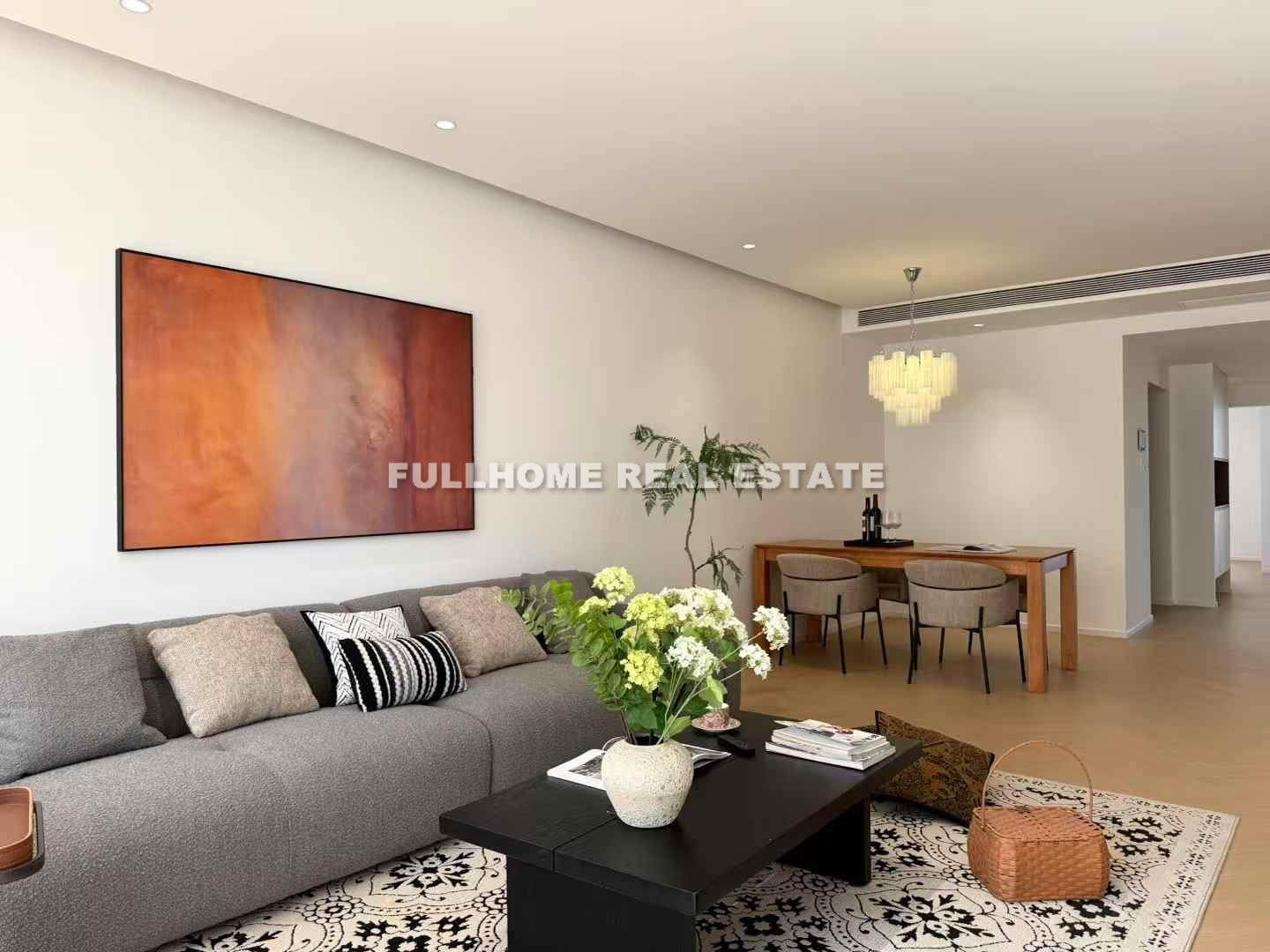 Similar property: Edifice Apts, 3 bedrooms, 170 sqm in Shanghai