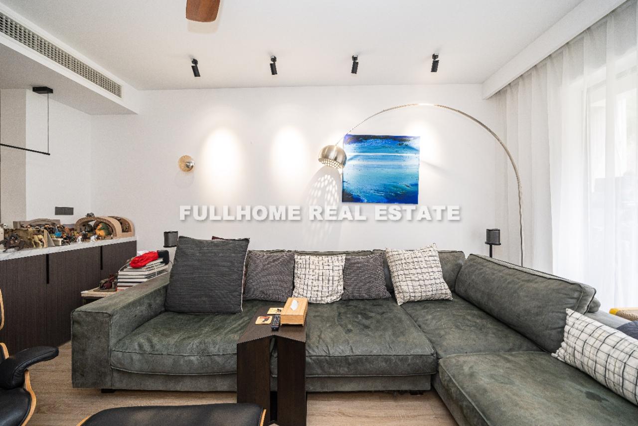 Similar property: Lujiazui Garden, 3 bedrooms, 170 sqm in Shanghai