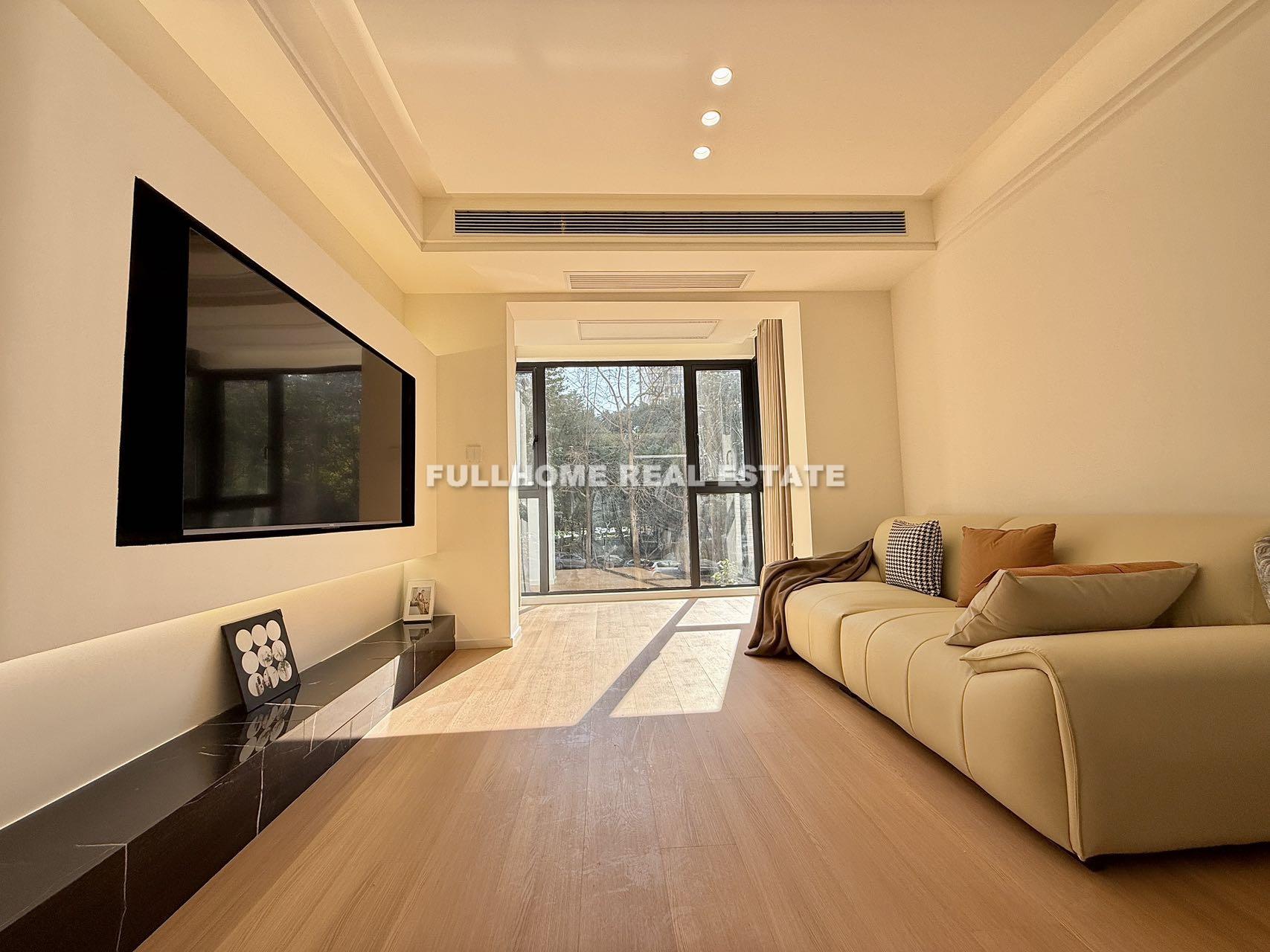 Similar property: Hongqiao Wanbo Garden, 1 bedrooms, 75 sqm in Shanghai