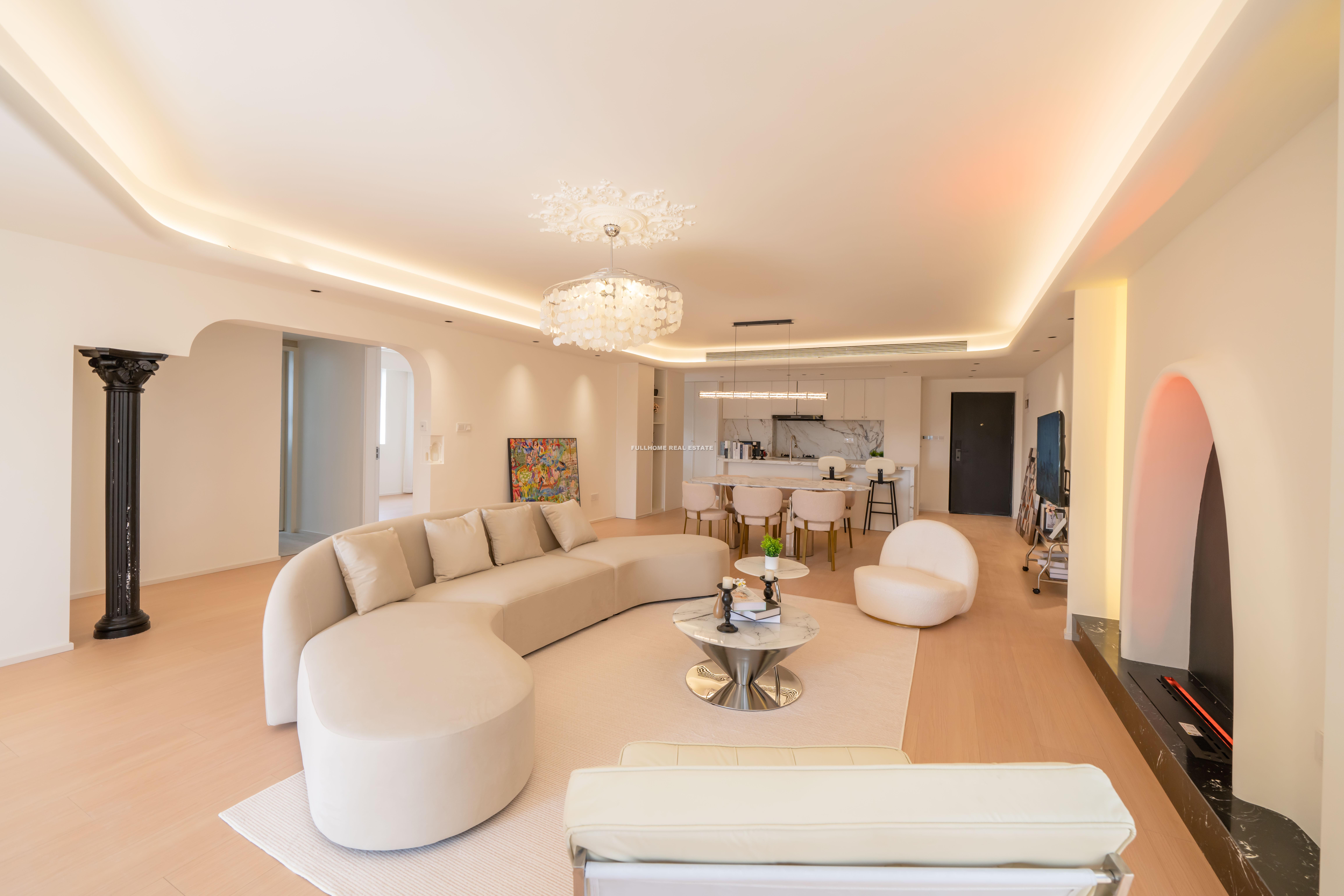 Similar property: Mingguang Mansion, 3 bedrooms, 185 sqm in Shanghai