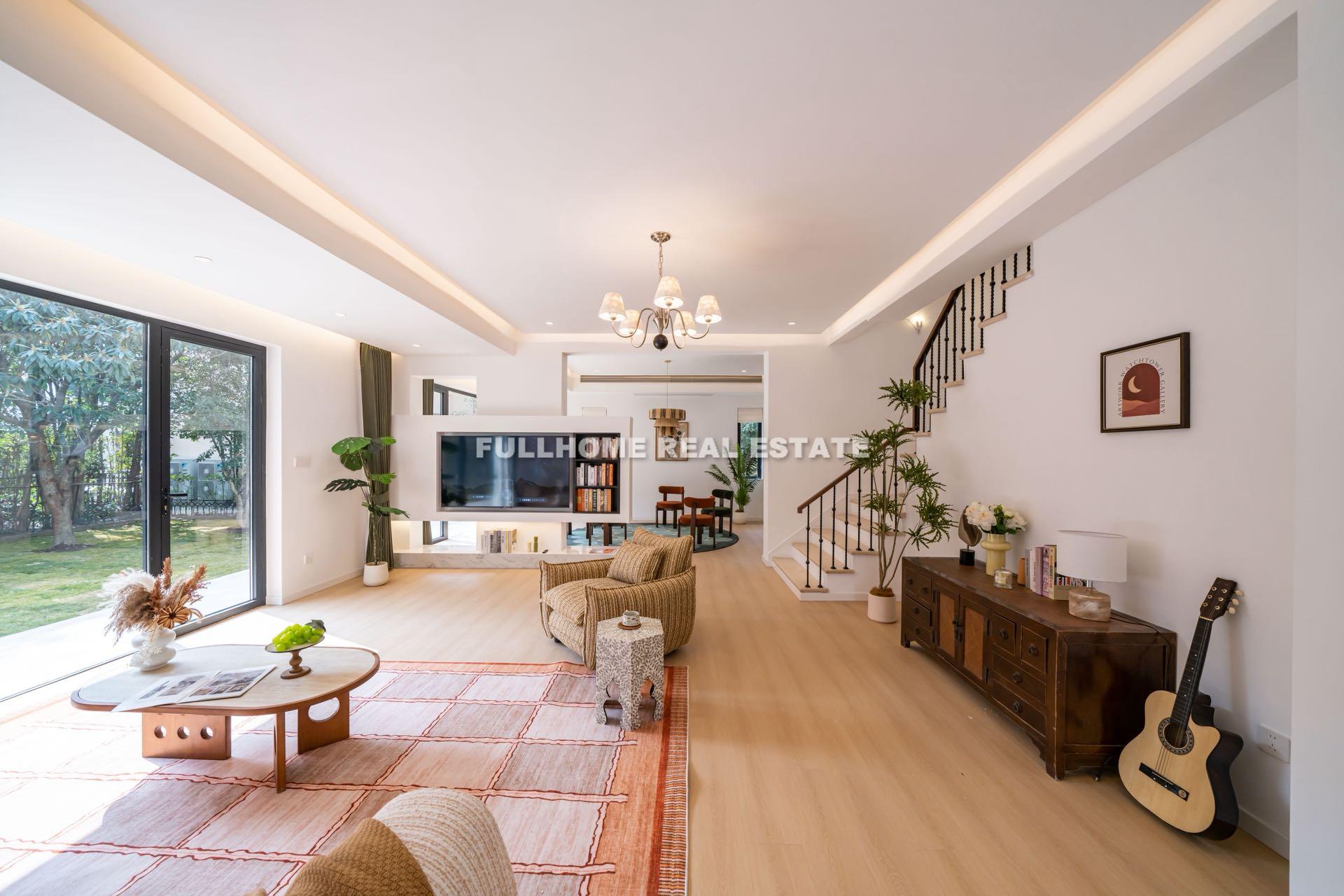 Same compound: Western Suburban Garden, 6 bedrooms in Shanghai