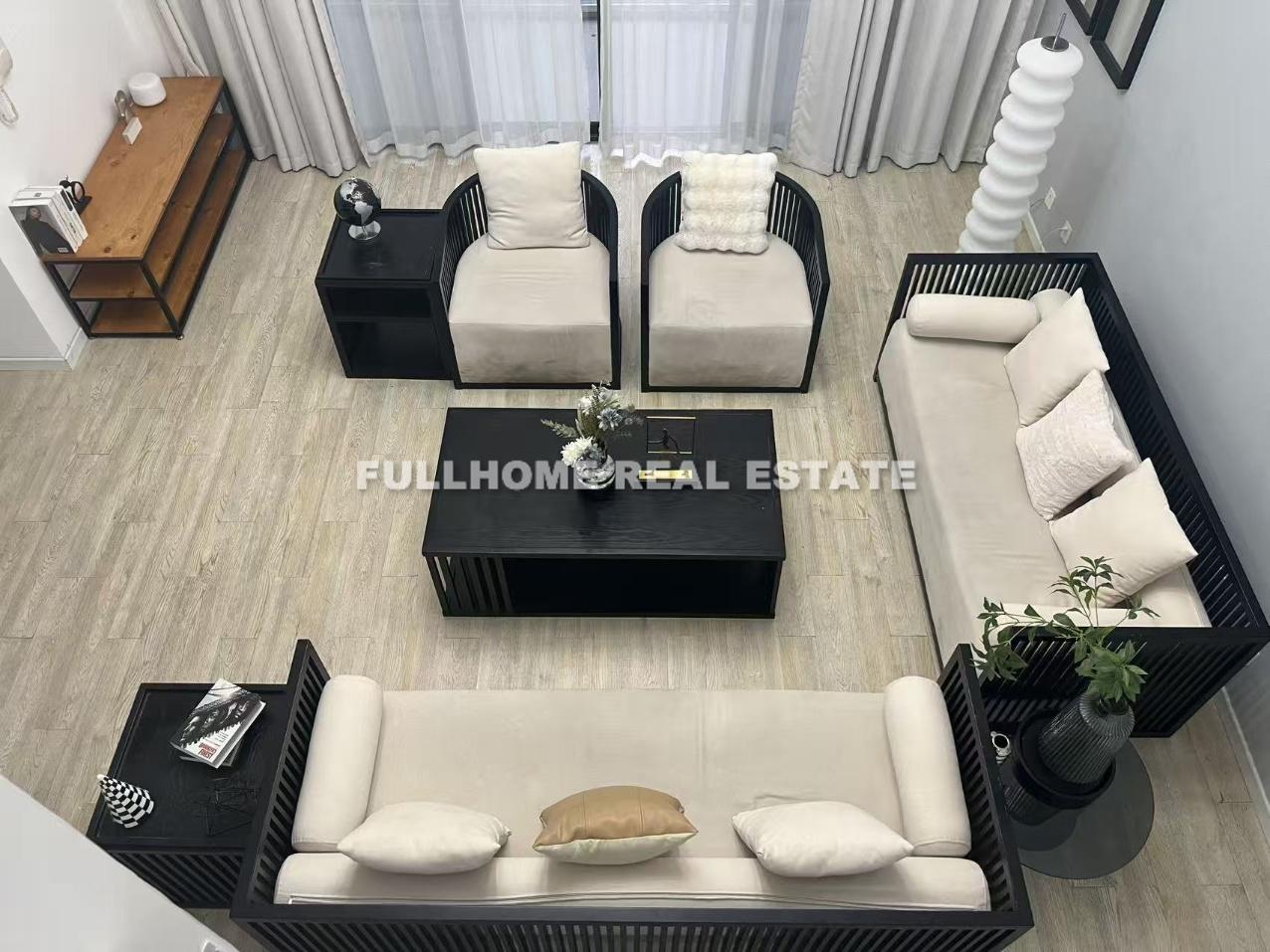 Similar property: Hongqiao Zhonghuayuan, 4 bedrooms, 225 sqm in Shanghai