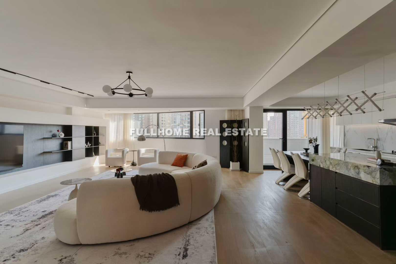 Similar property: De Oriental London, 4 bedrooms, 260 sqm in Shanghai