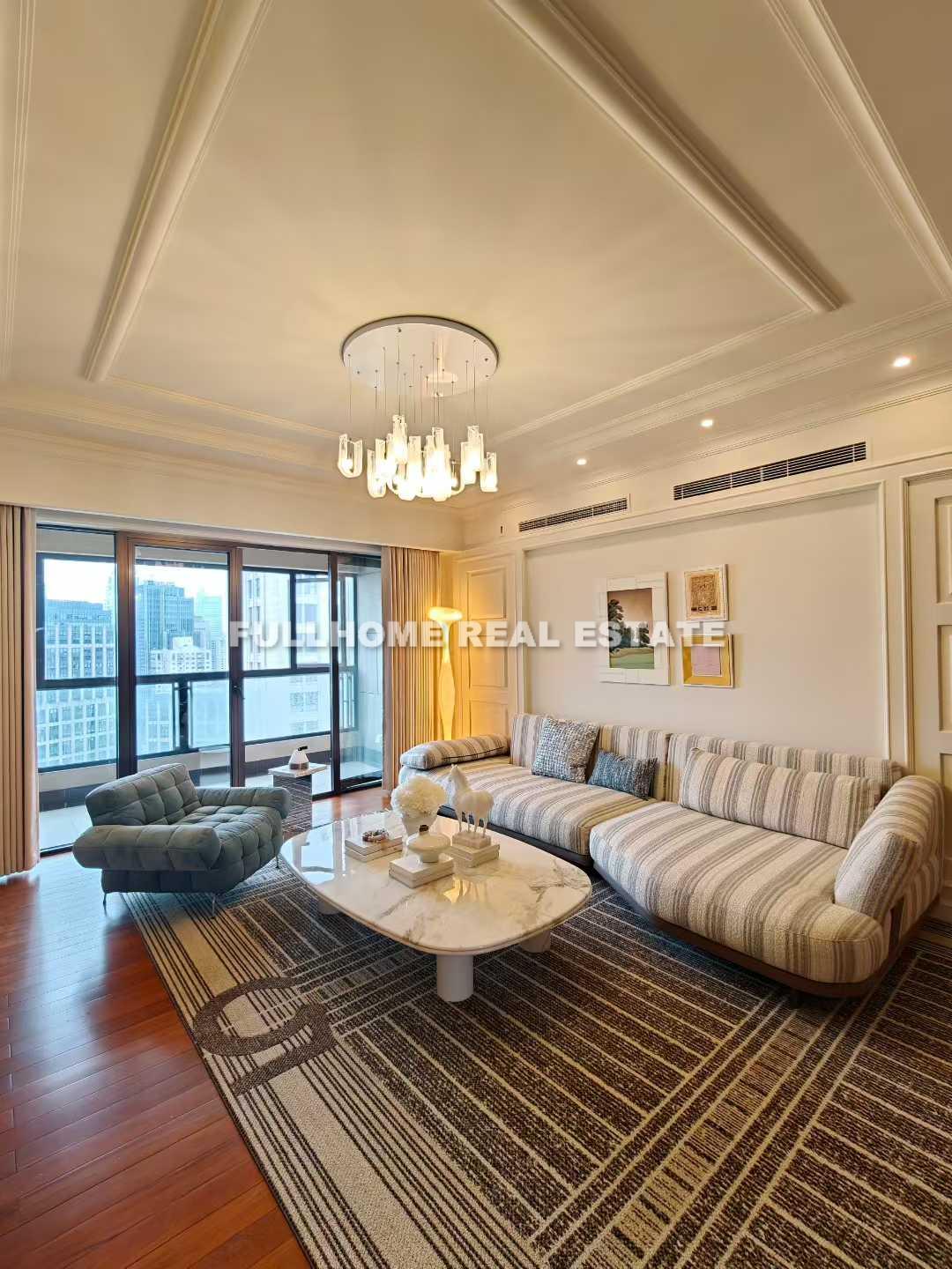 Same compound: Lakeville Regency, 3 bedrooms in Shanghai