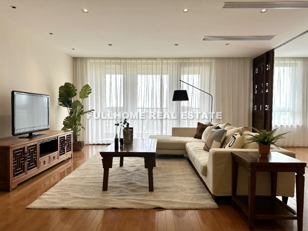 Same compound: Green Court, 4 bedrooms in Shanghai