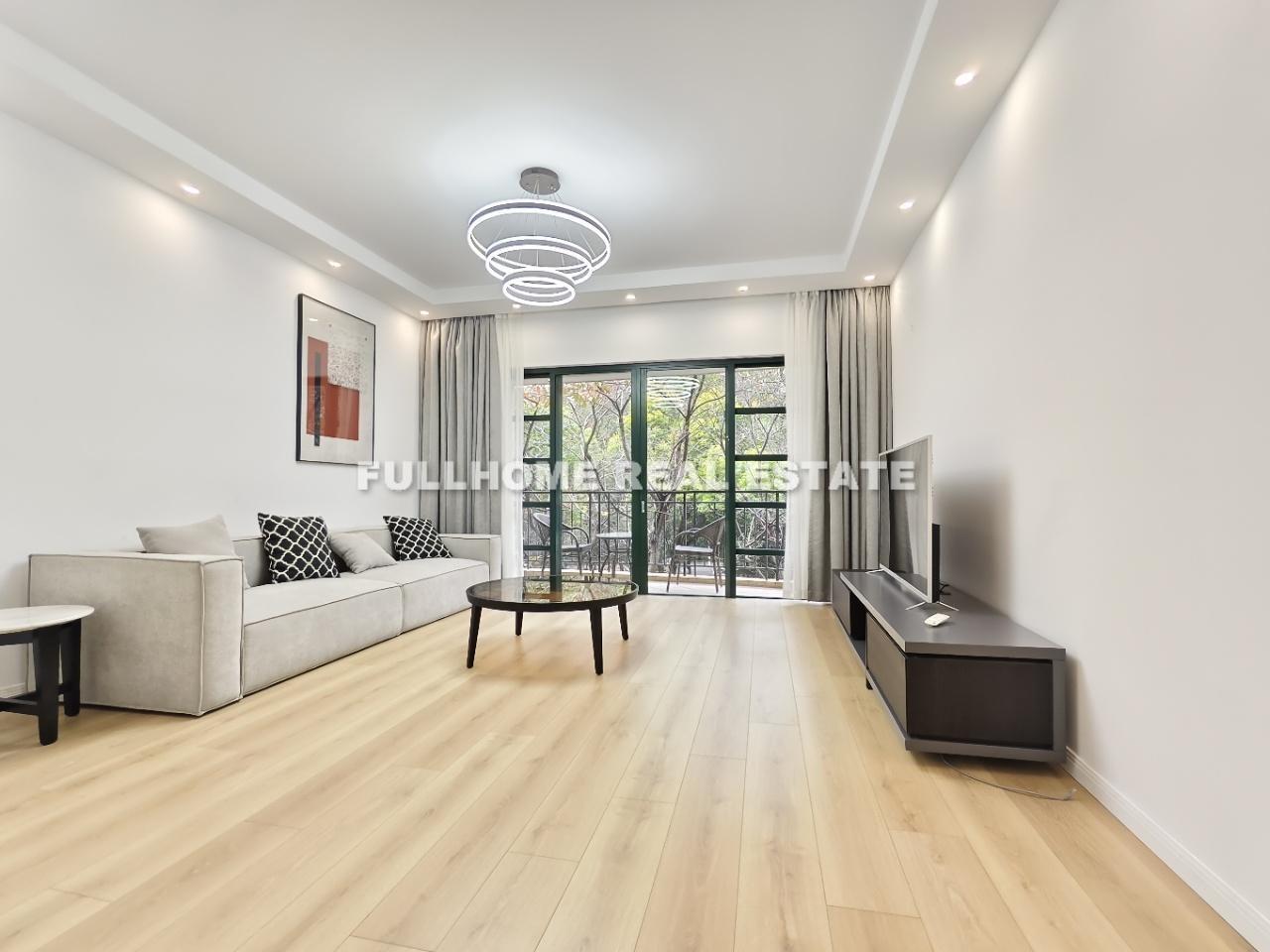 Same compound: Yanlord Garden, 3 bedrooms in Shanghai