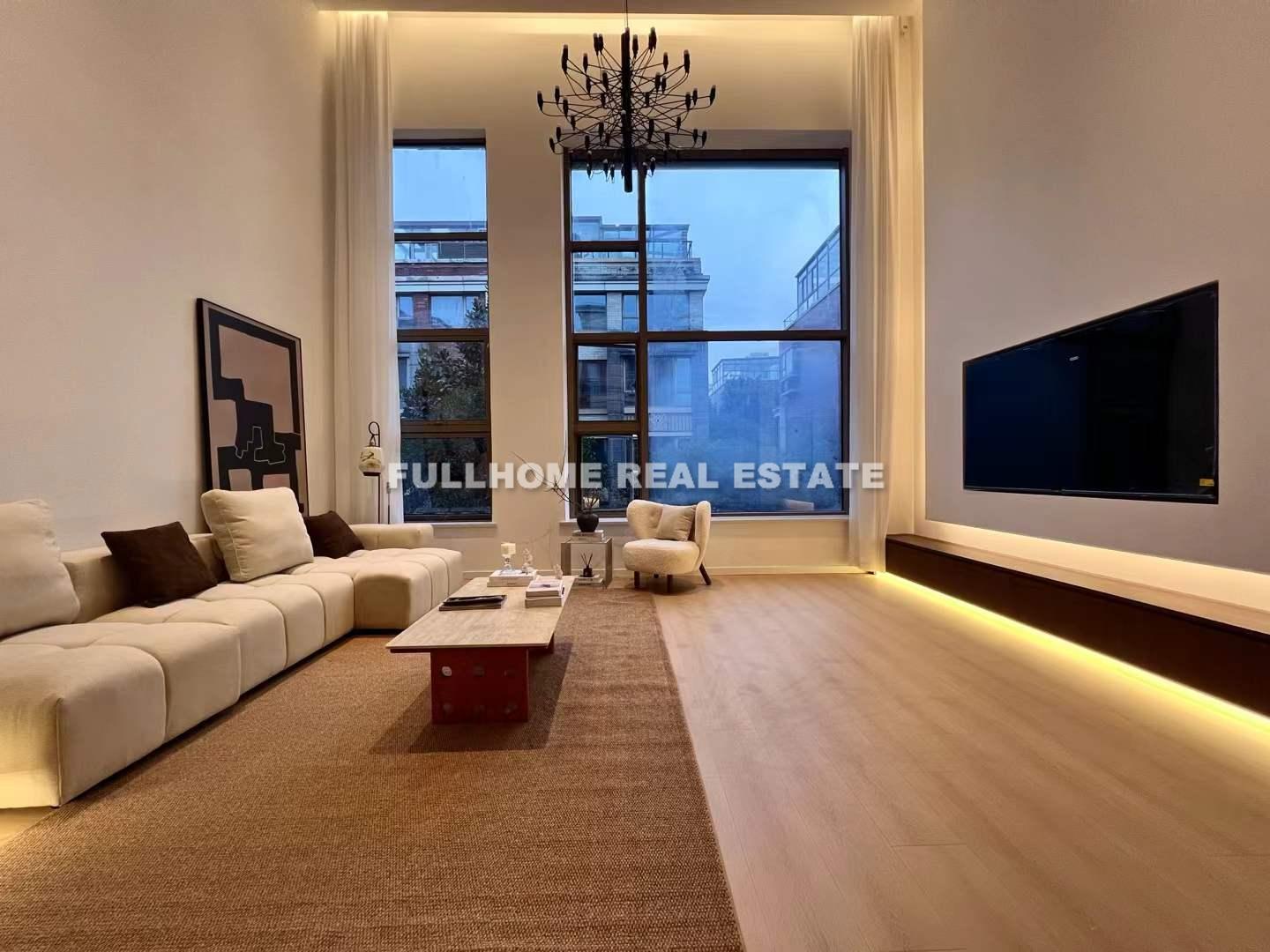 Similar property: Zhen Shui An Yuan, 4 bedrooms, 300 sqm in Shanghai