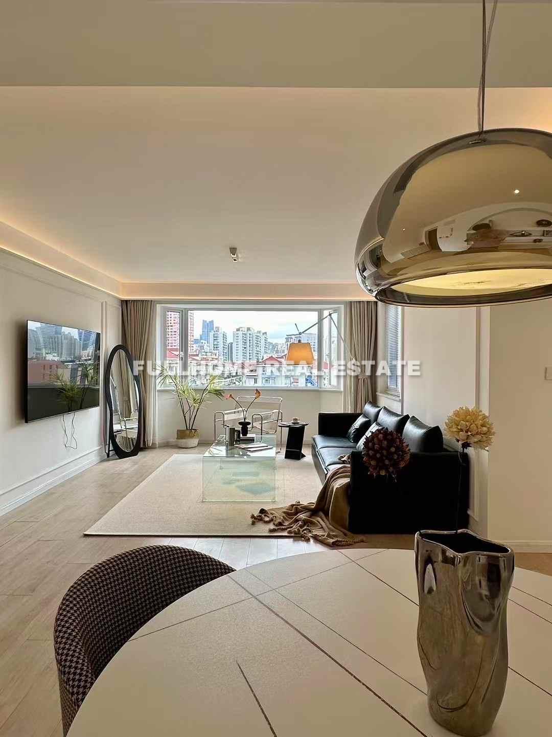 Similar property: Lane 1-1000 Wuyi Road Old House, 3 bedrooms, 150 sqm in Shanghai