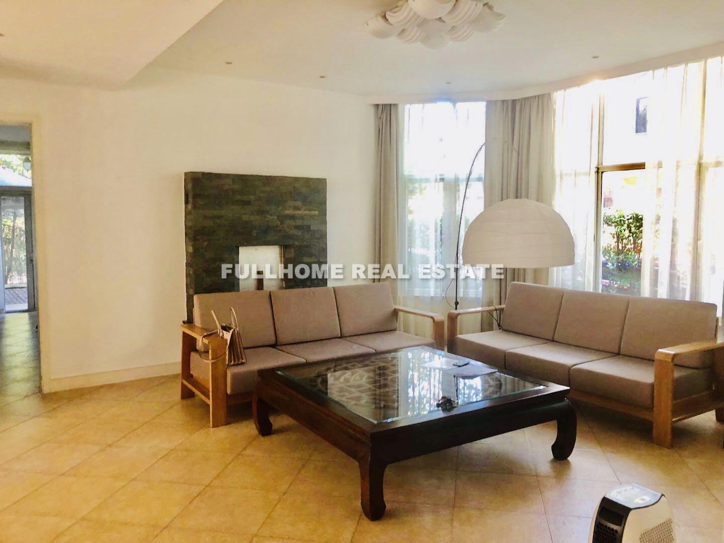 Same compound: Violet Country Villa, 5 bedrooms in Shanghai