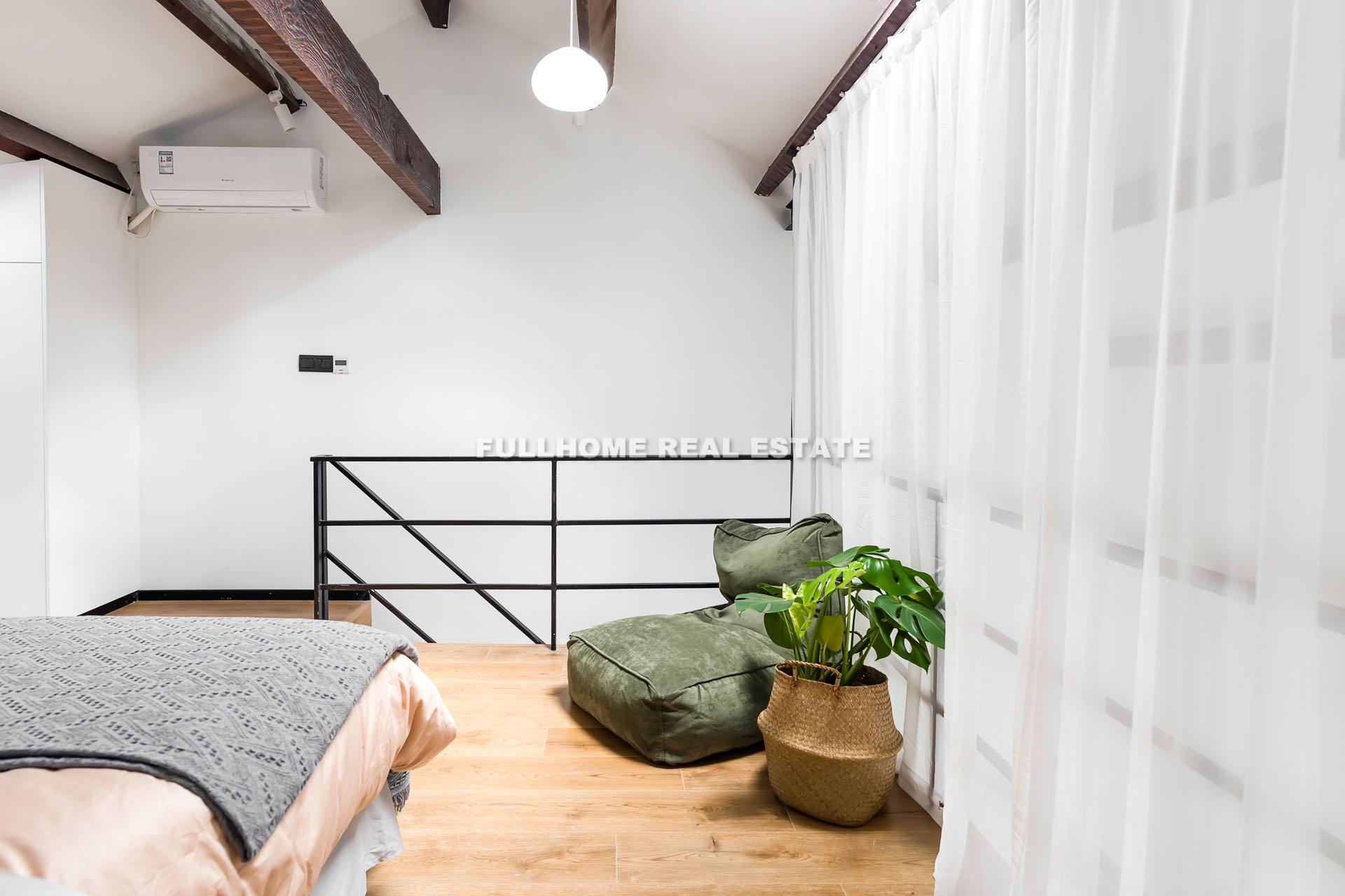 Lane 1000-1500 Xinzha Road Old House	 - Interior view 4, Shanghai rental property