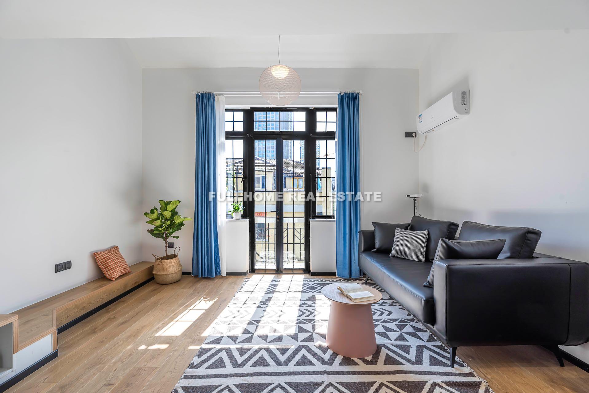 Similar property: Lane 1000-1500 Xinzha Road Old House	, 1 bedrooms, 90 sqm in Shanghai