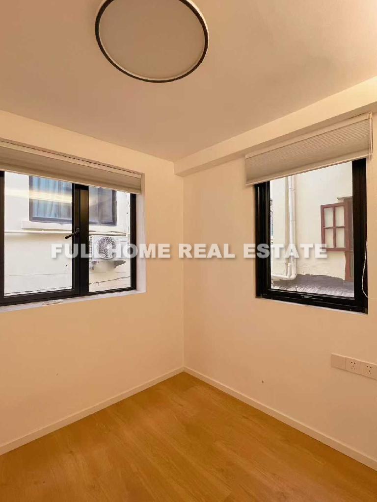 Lane 1-200 South Xiangyang Road Old House	 - 4 bedroom apartment in Shanghai, FFC, Downtown