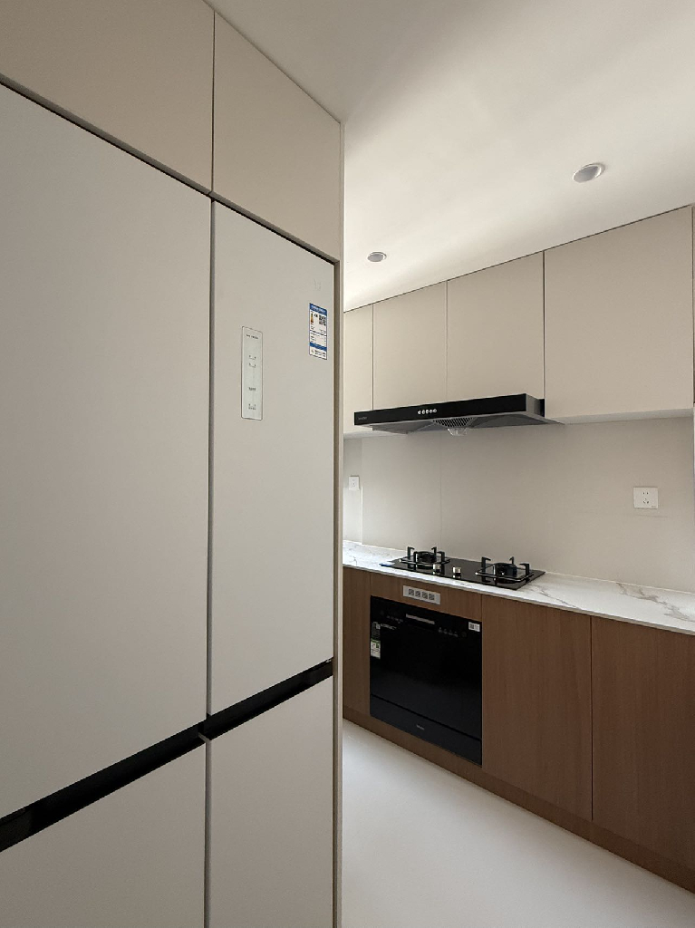 Similar property: Changfeng Apartment, 2 bedrooms, 120 sqm in Shanghai