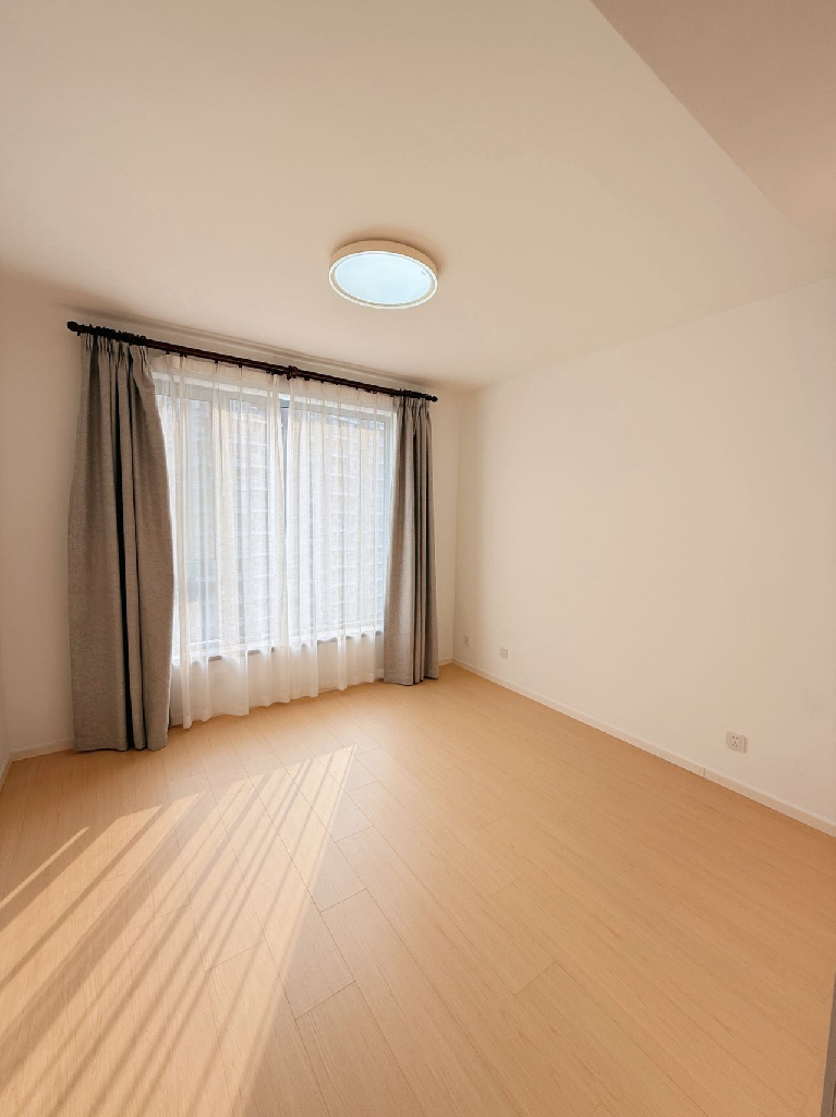 Similar property: Rich Garden, 3 bedrooms, 162 sqm in Shanghai