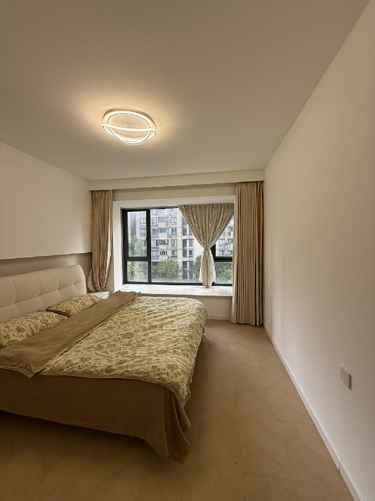 Similar property: Shanghai The Future, 3 bedrooms, 140 sqm in Shanghai